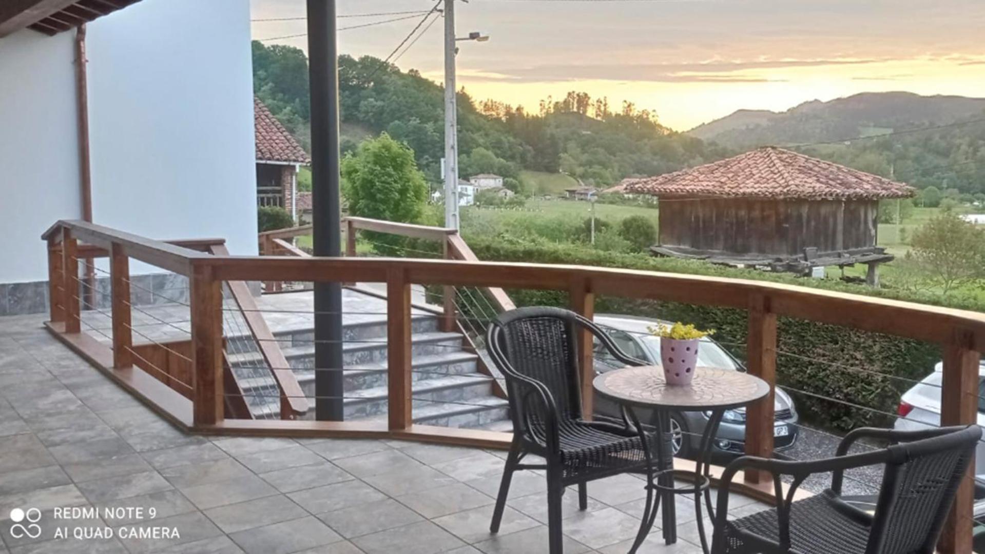 Apartamentos El Respigu view 2