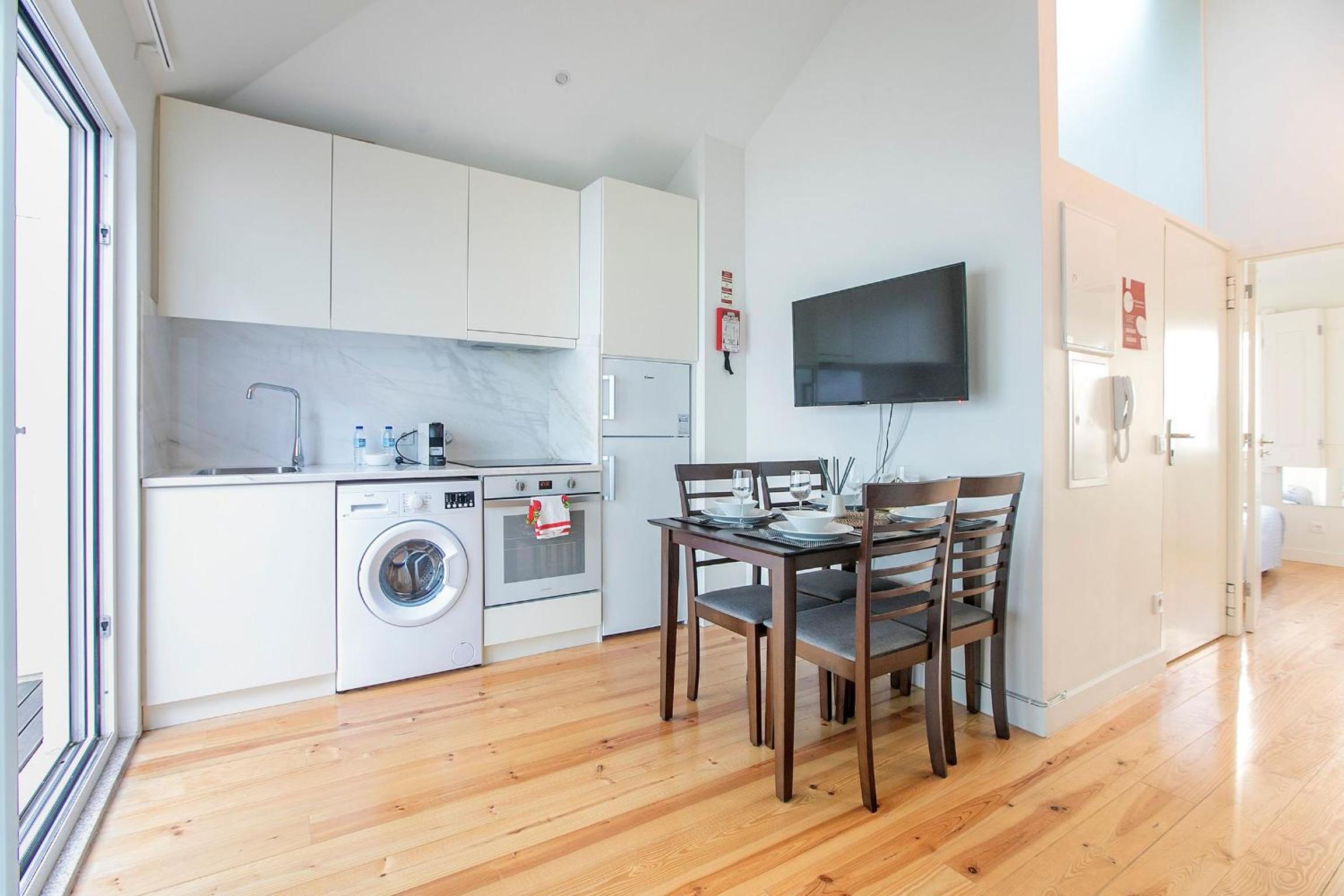 LovelyStay - Cozy 1BR in Santa Catarina w/ Balcony view 4