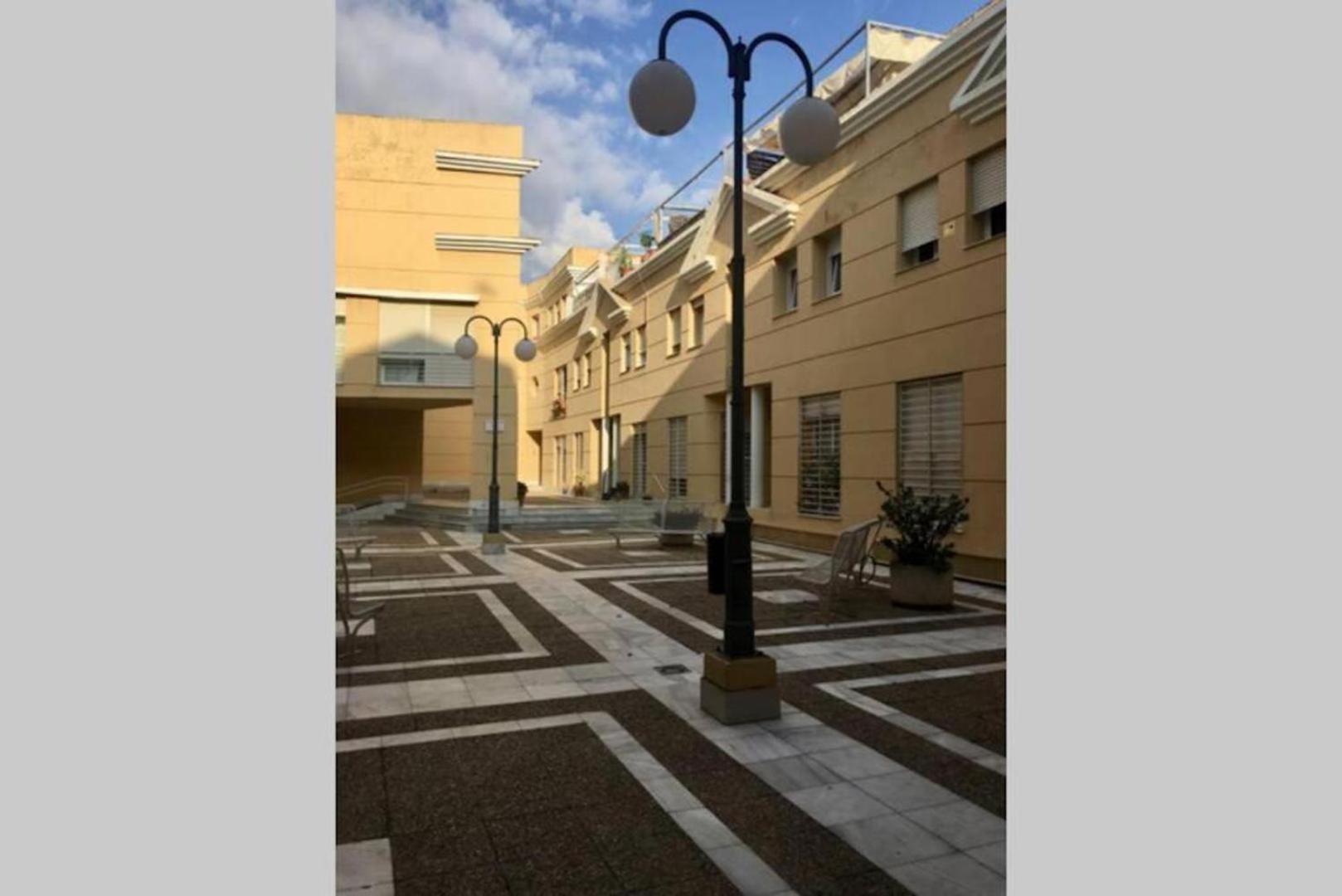 Palacio Caballeros. Parking/Wifi view 5