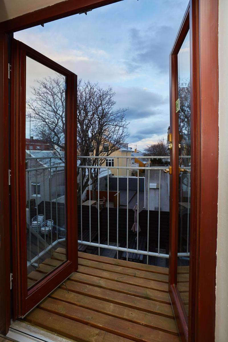 balcony