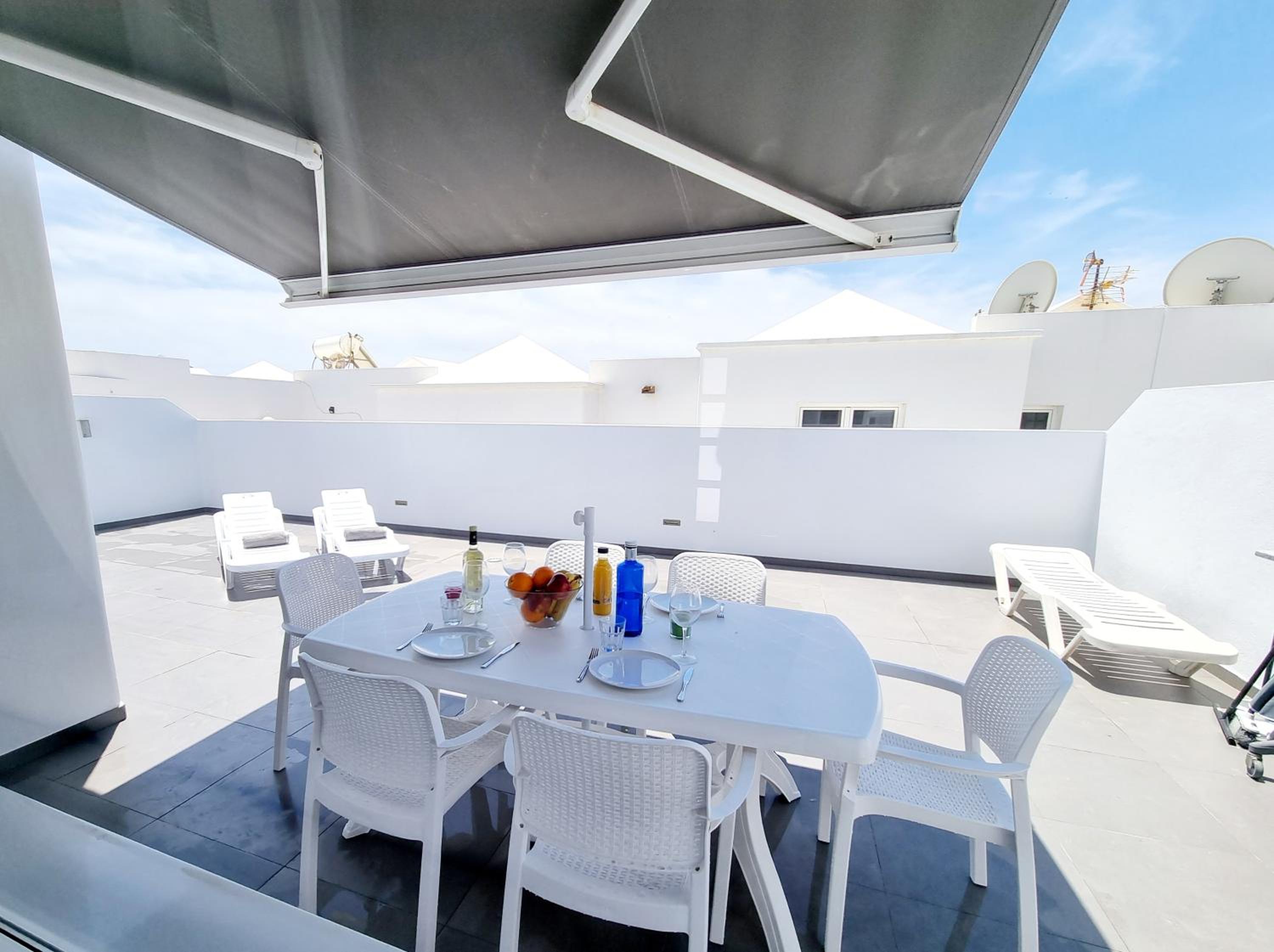 Luxury Coral Beach first line of the sea view 4