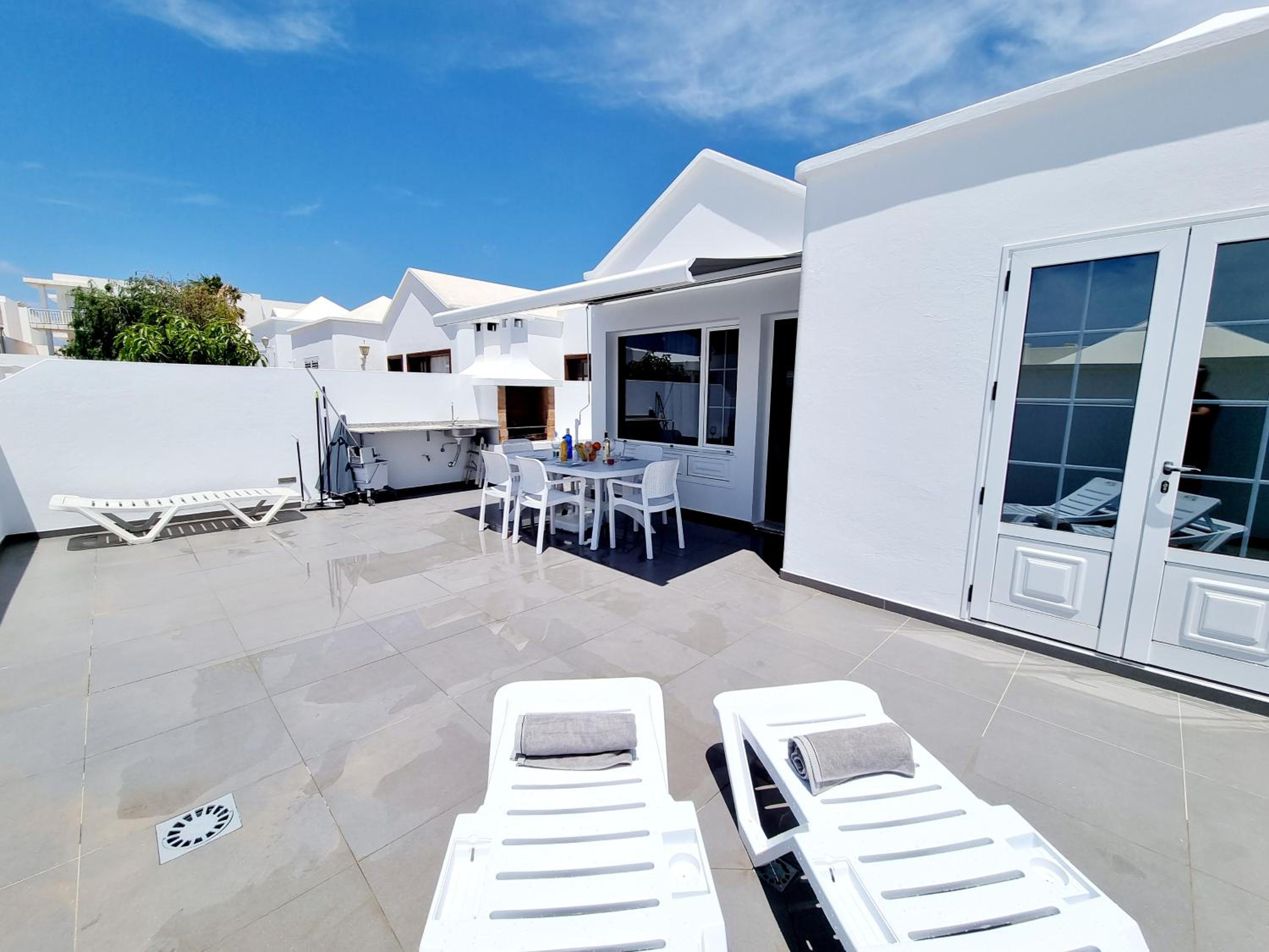 Luxury Coral Beach first line of the sea view 3
