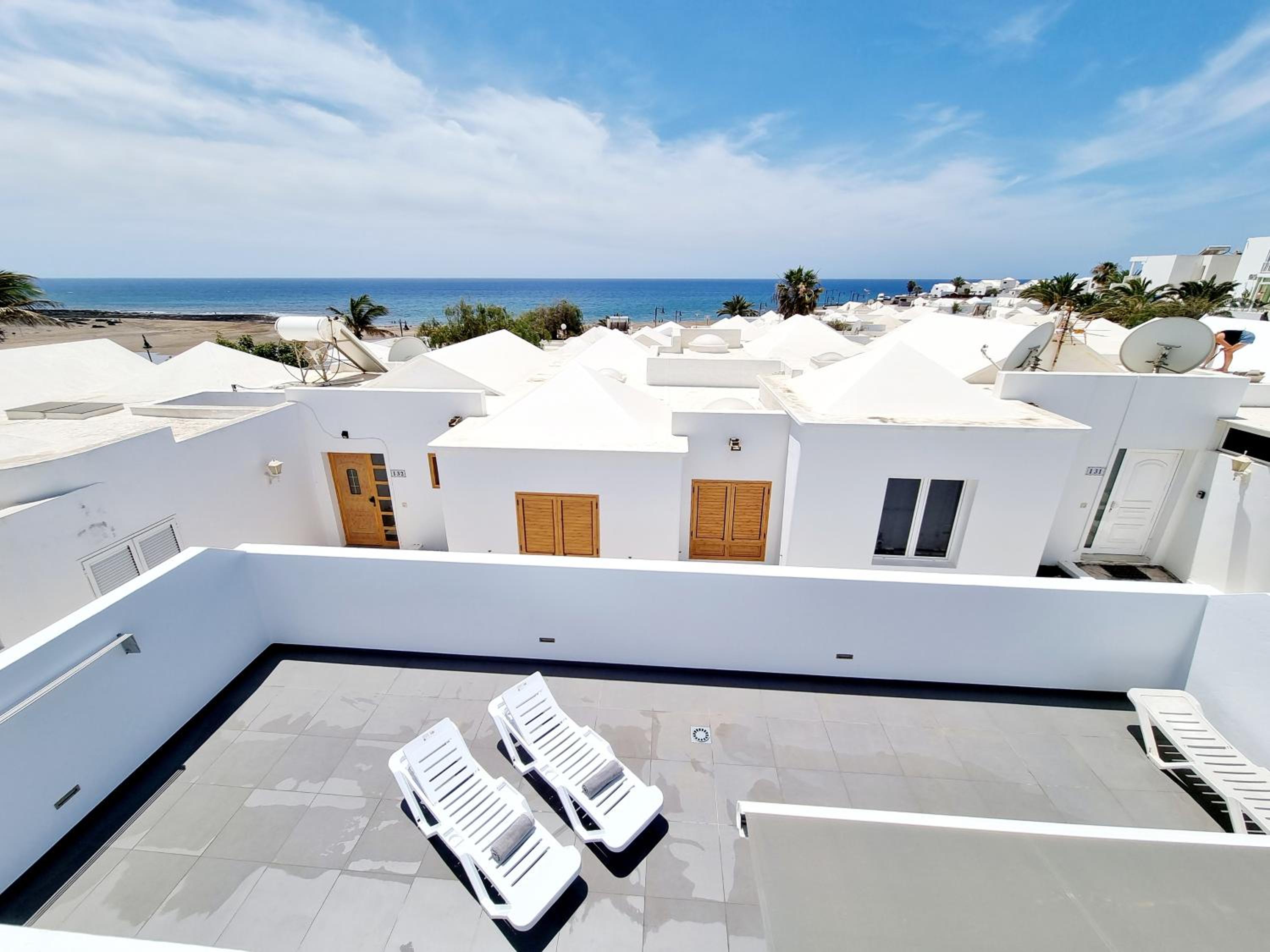 Luxury Coral Beach first line of the sea view 2
