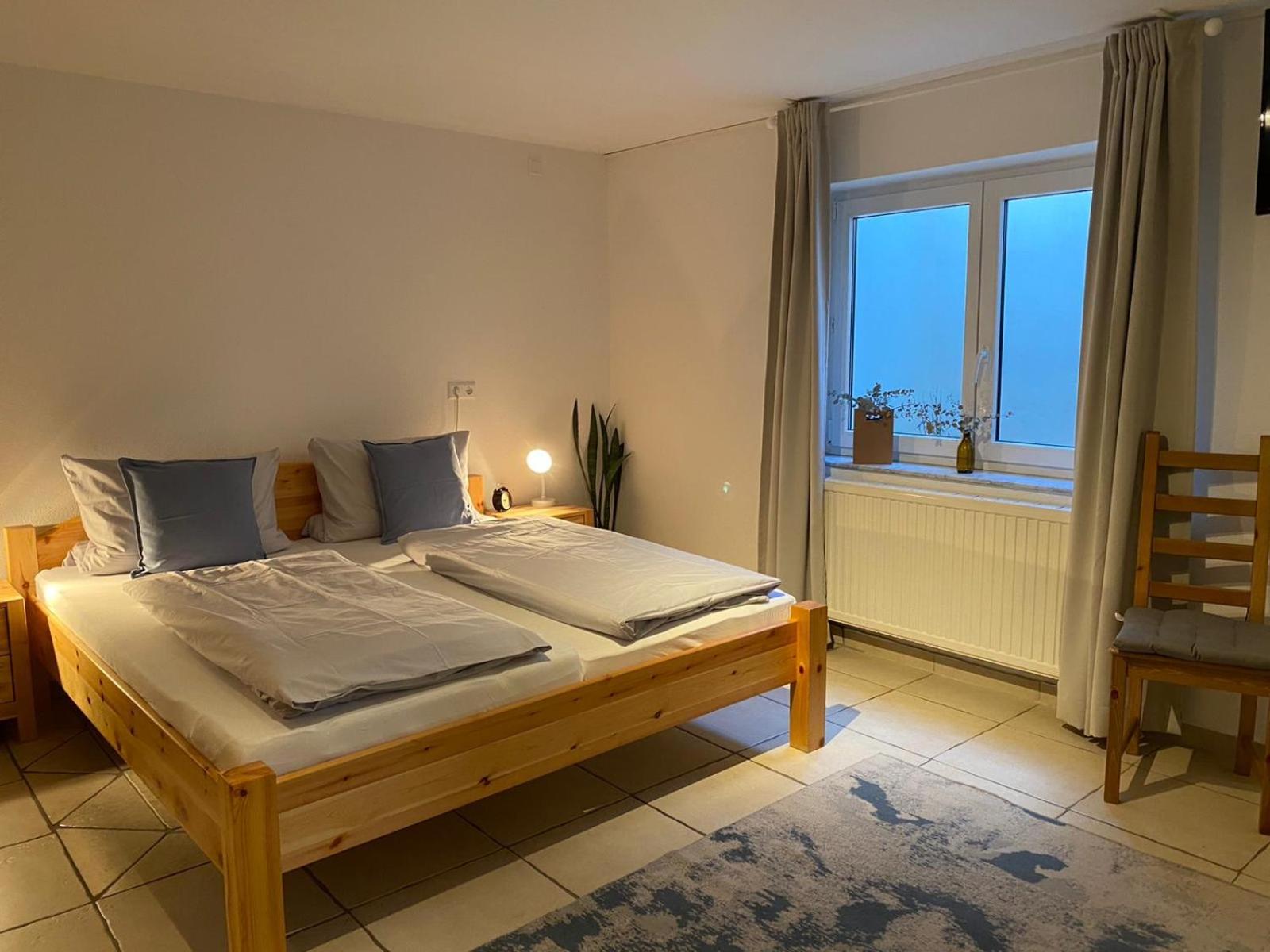 Small Modern Flat with Personal Touch en Rust — bedroom