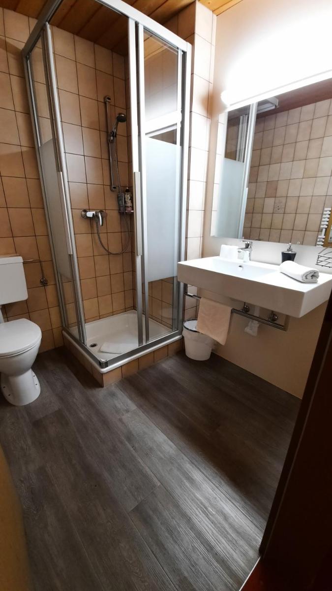 Gästehaus Almrausch, Ferienanlage mit Pool