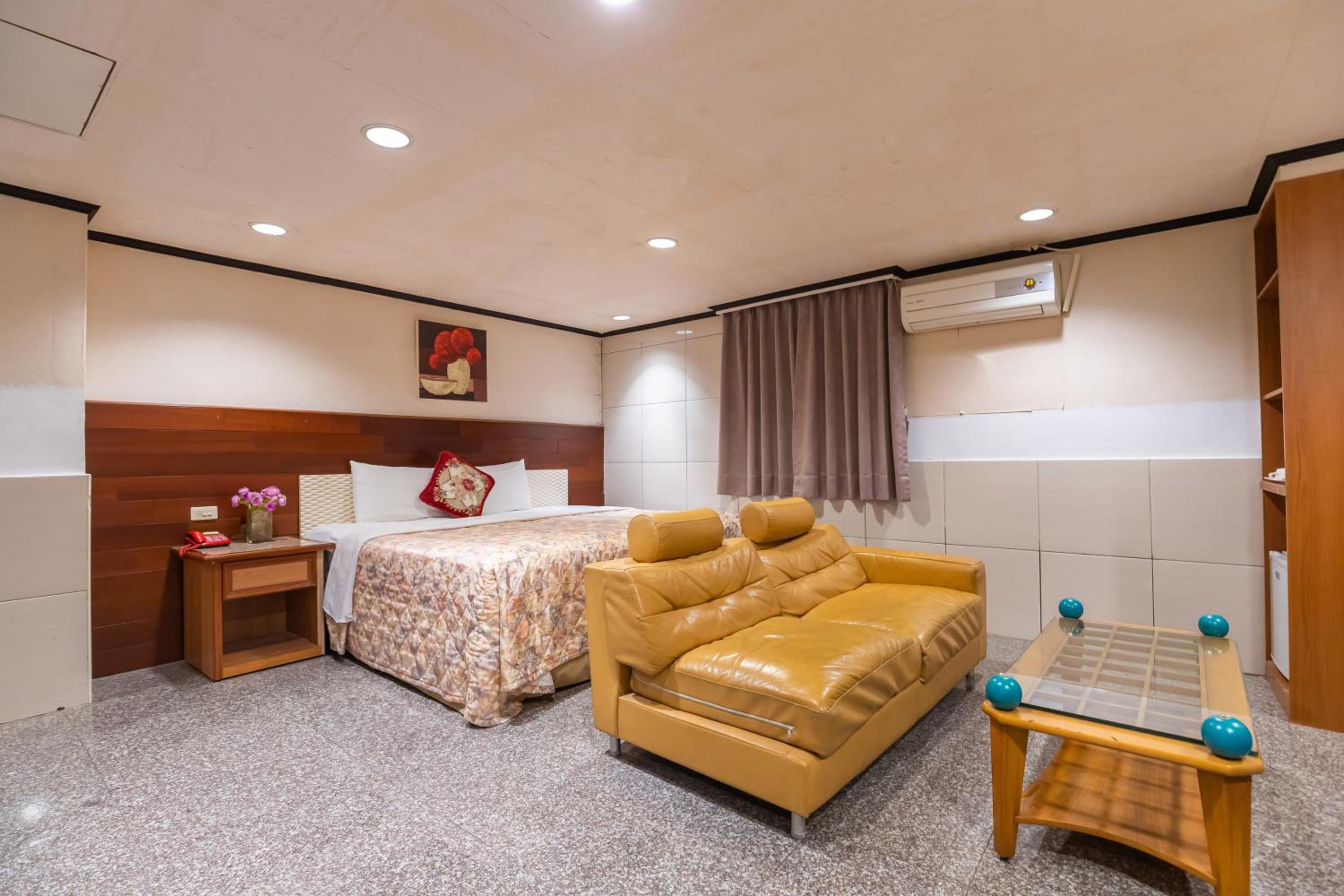 Taoyuan Vacations - Yi Pin Business Hotel - Property Image 2