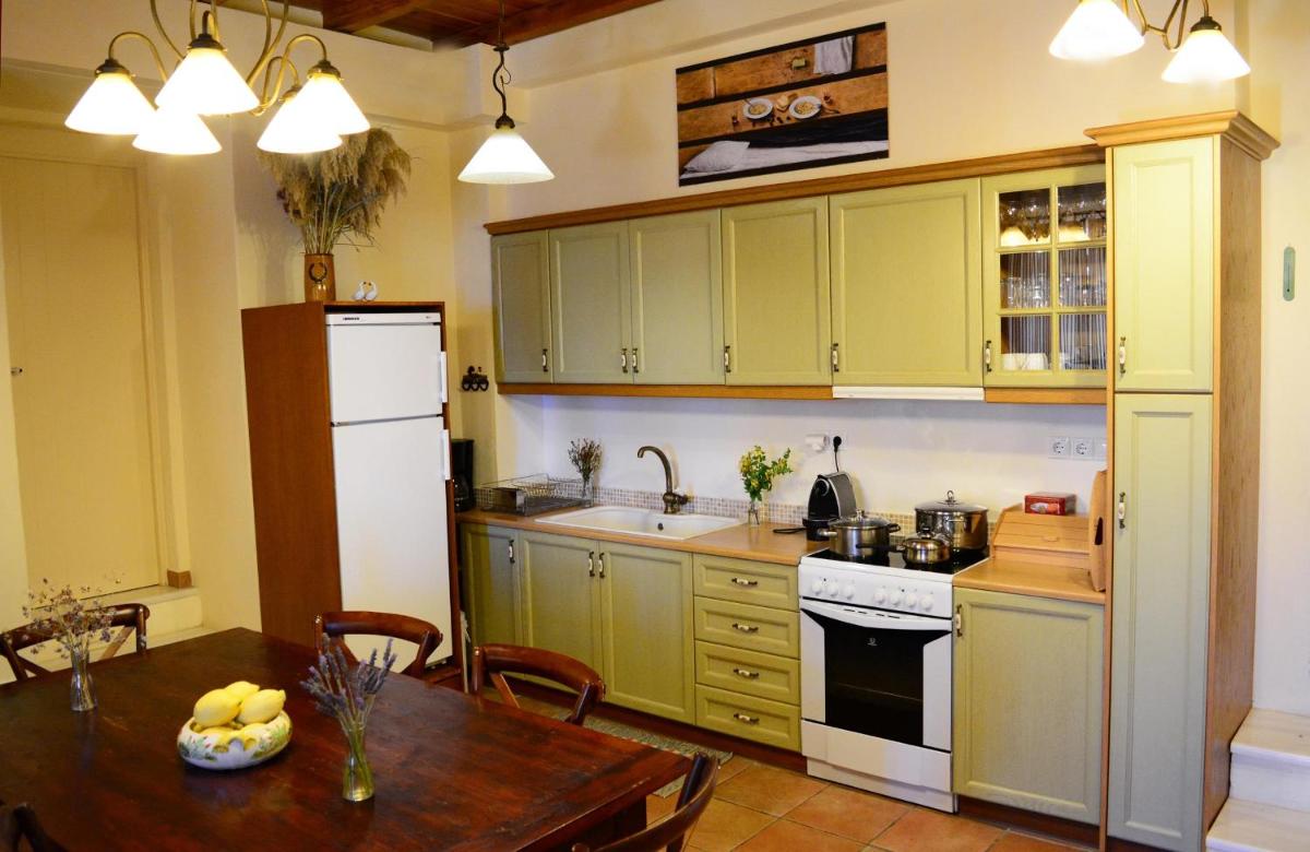 Homeberry, Traditional Stone House in Tiros view 5