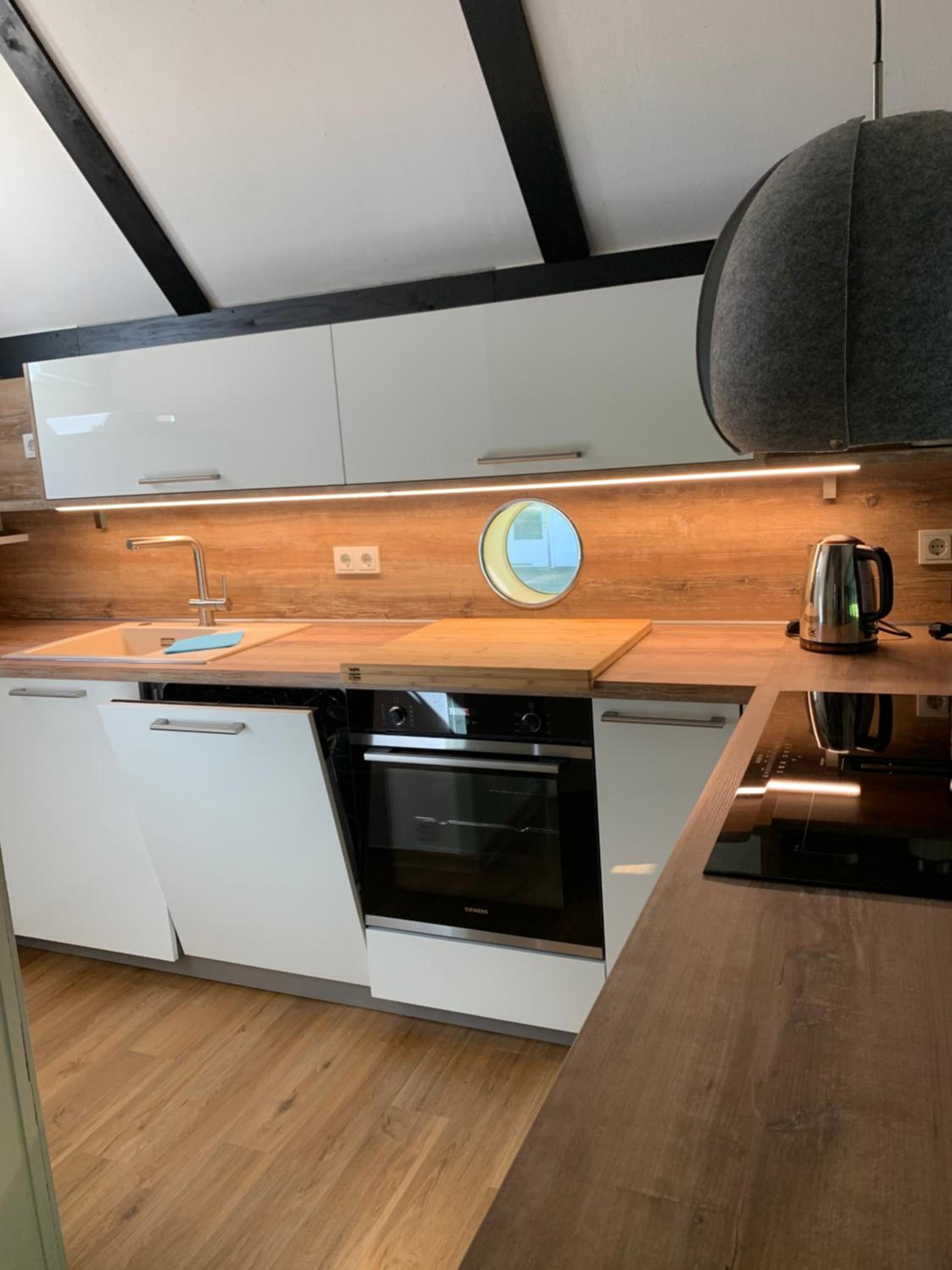 SEA Office - Modernes Ferienhaus mit tollem Seeblick