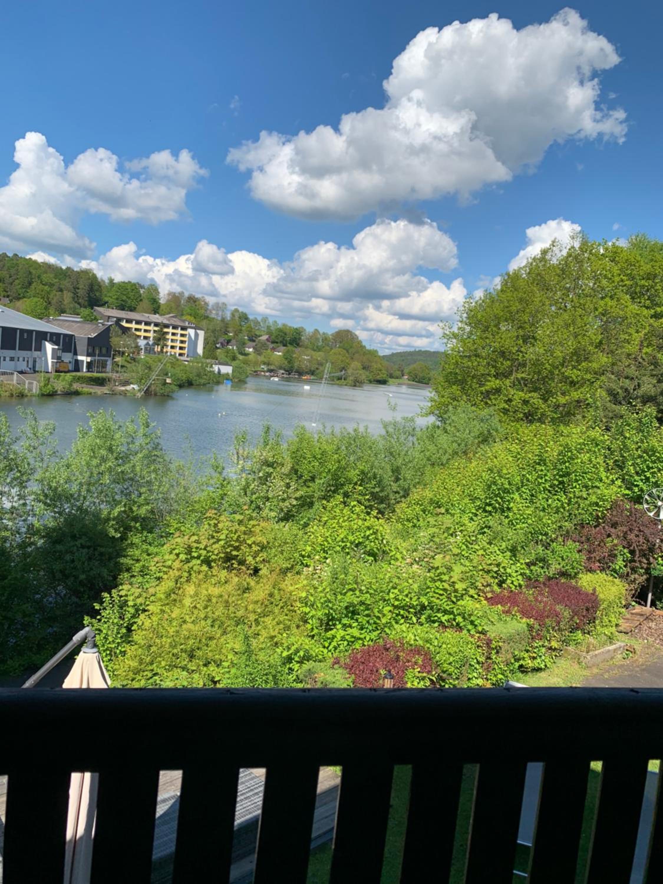 SEA Office - Modernes Ferienhaus mit tollem Seeblick