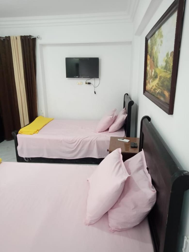 R1 CH21 studio 2 beds poolside garden terrace Green Beach view 4