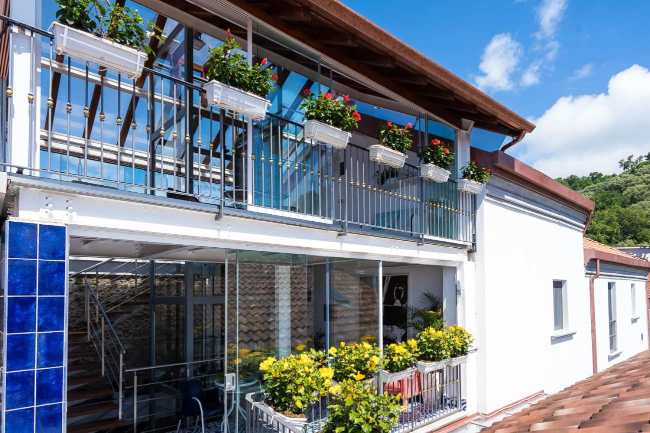 Ispani Inn Resort