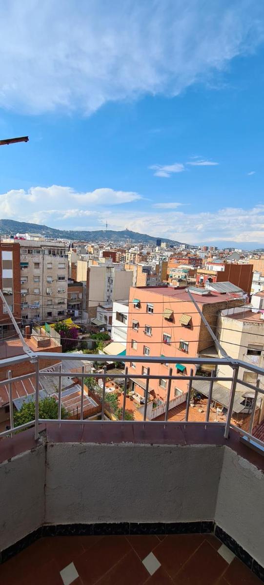 ATTIC THE SUNNY APARTMENT CAMP NOU photo 3