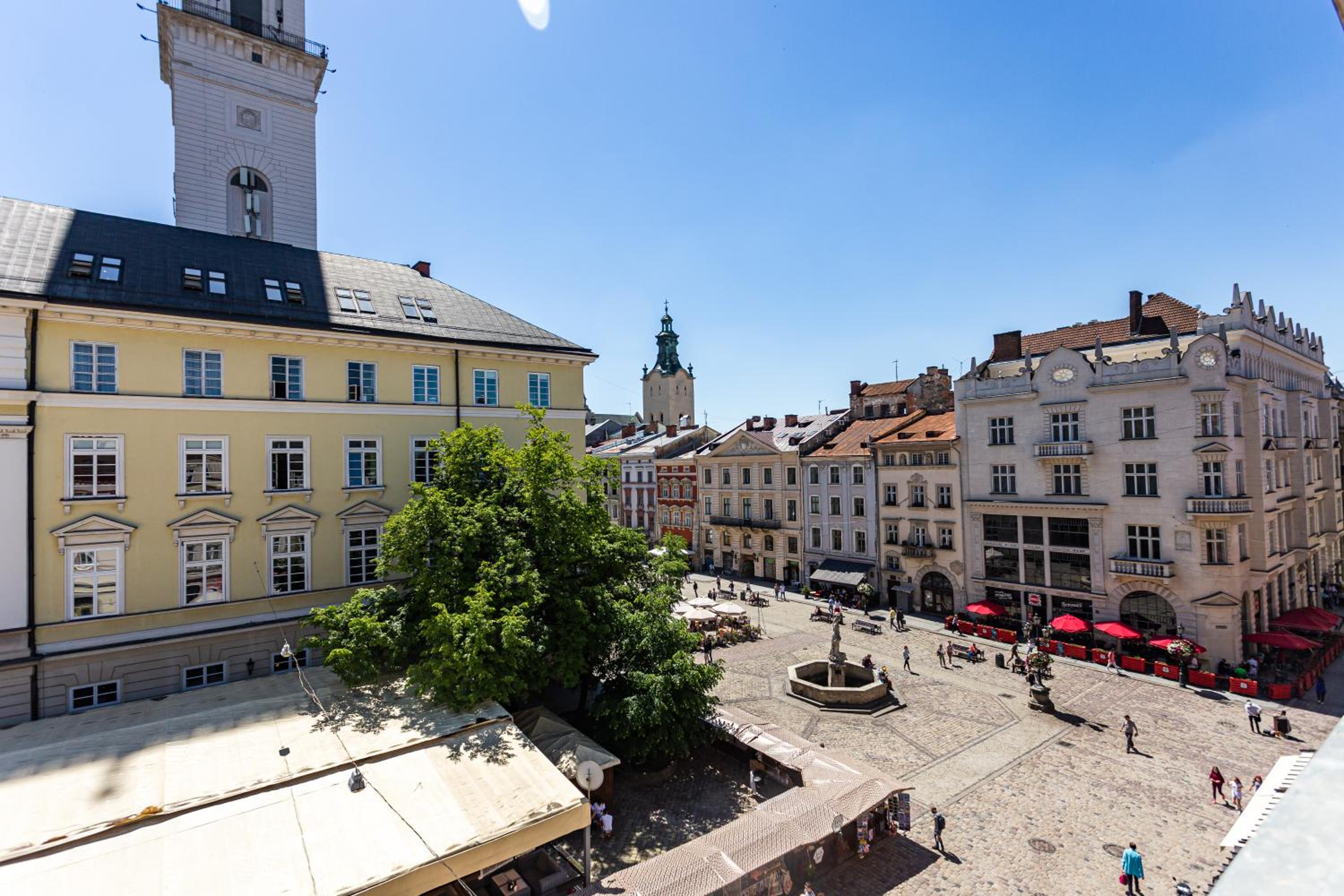 Luxury apartment with Rynok square view view 3