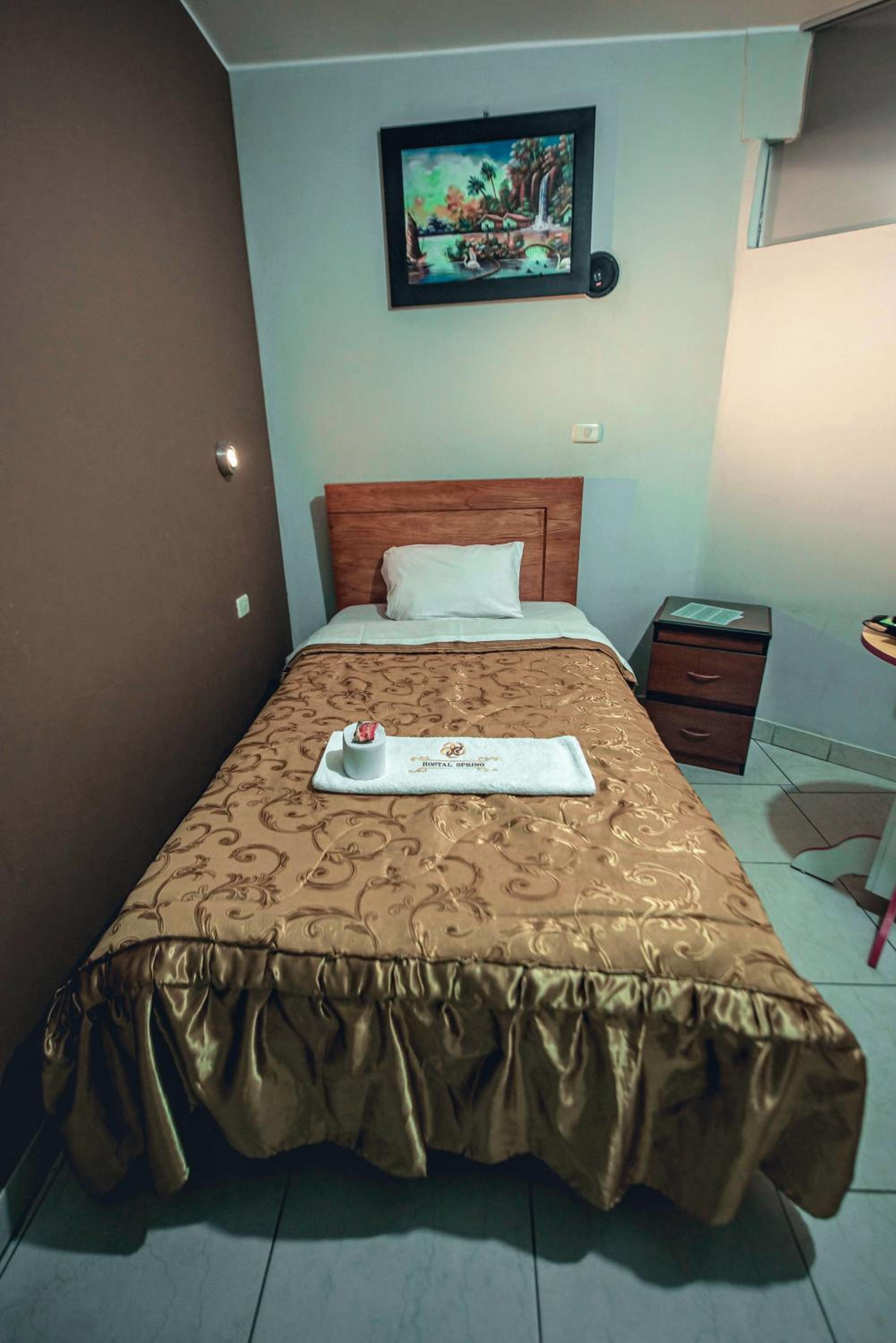 Hostal Spring en Huánuco — hotel room