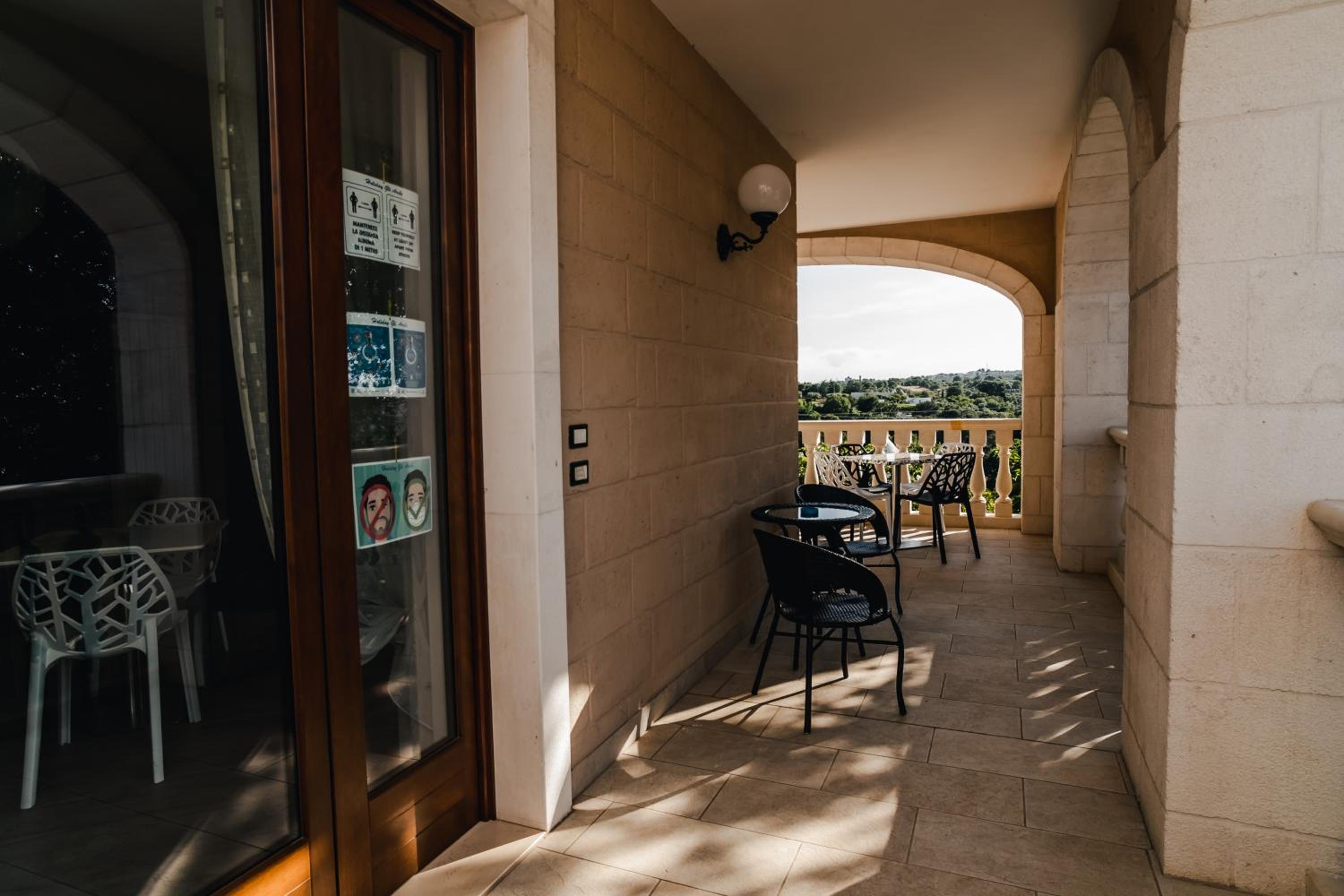 Holiday Gli Archi