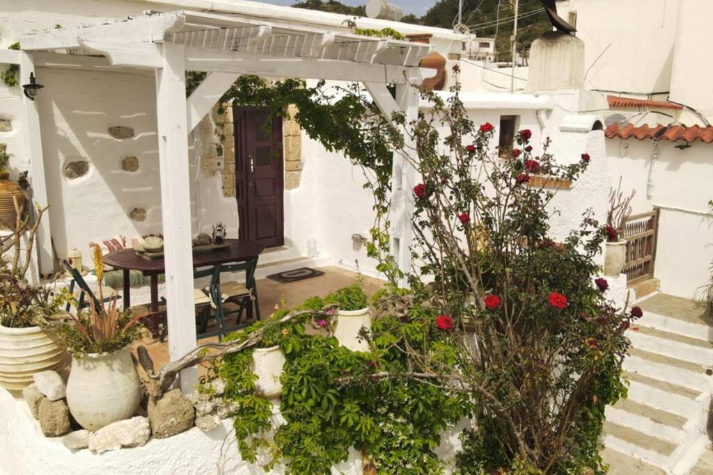 Conchiglia Village House view 2