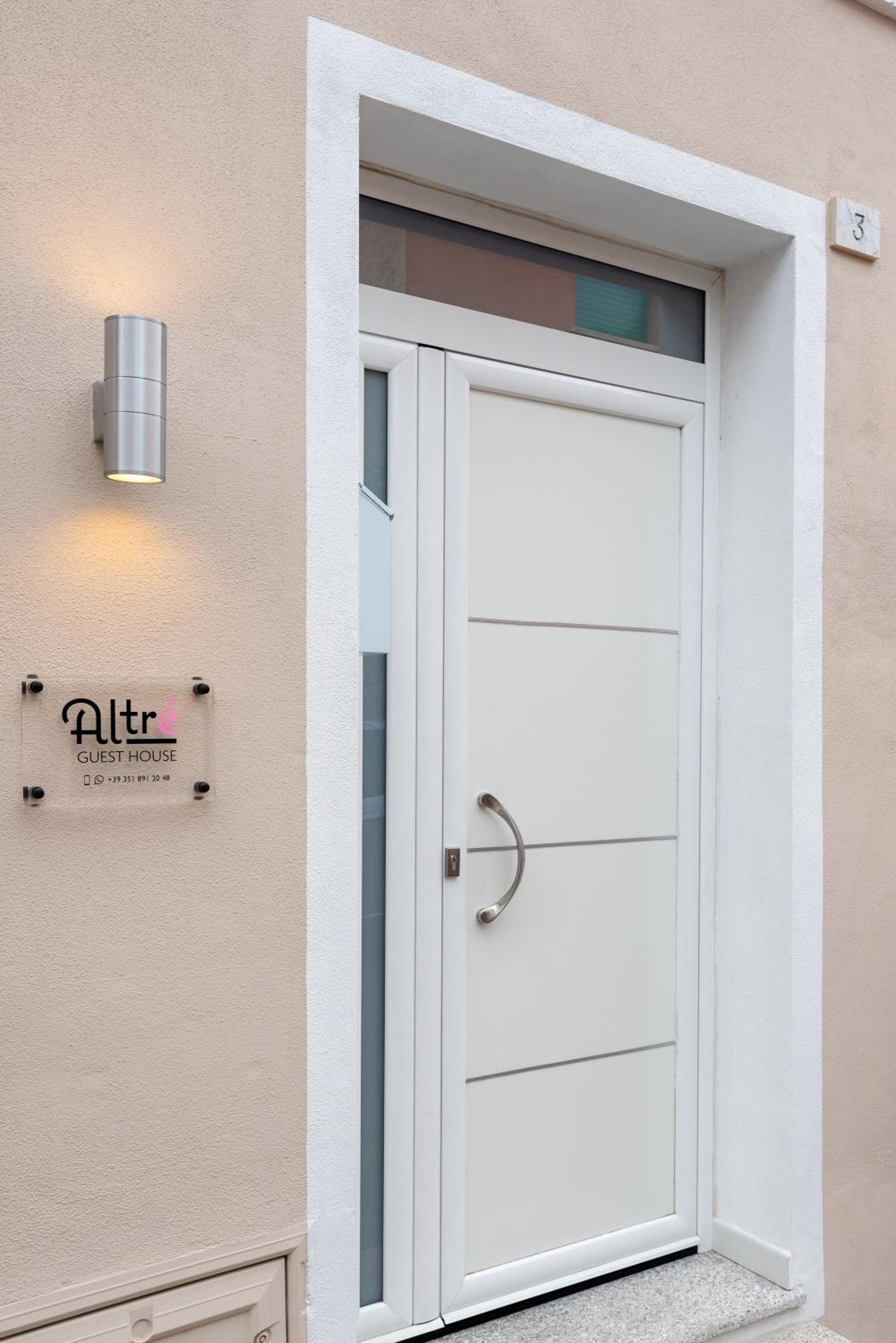 Hotel Altré Guest House - Image 1