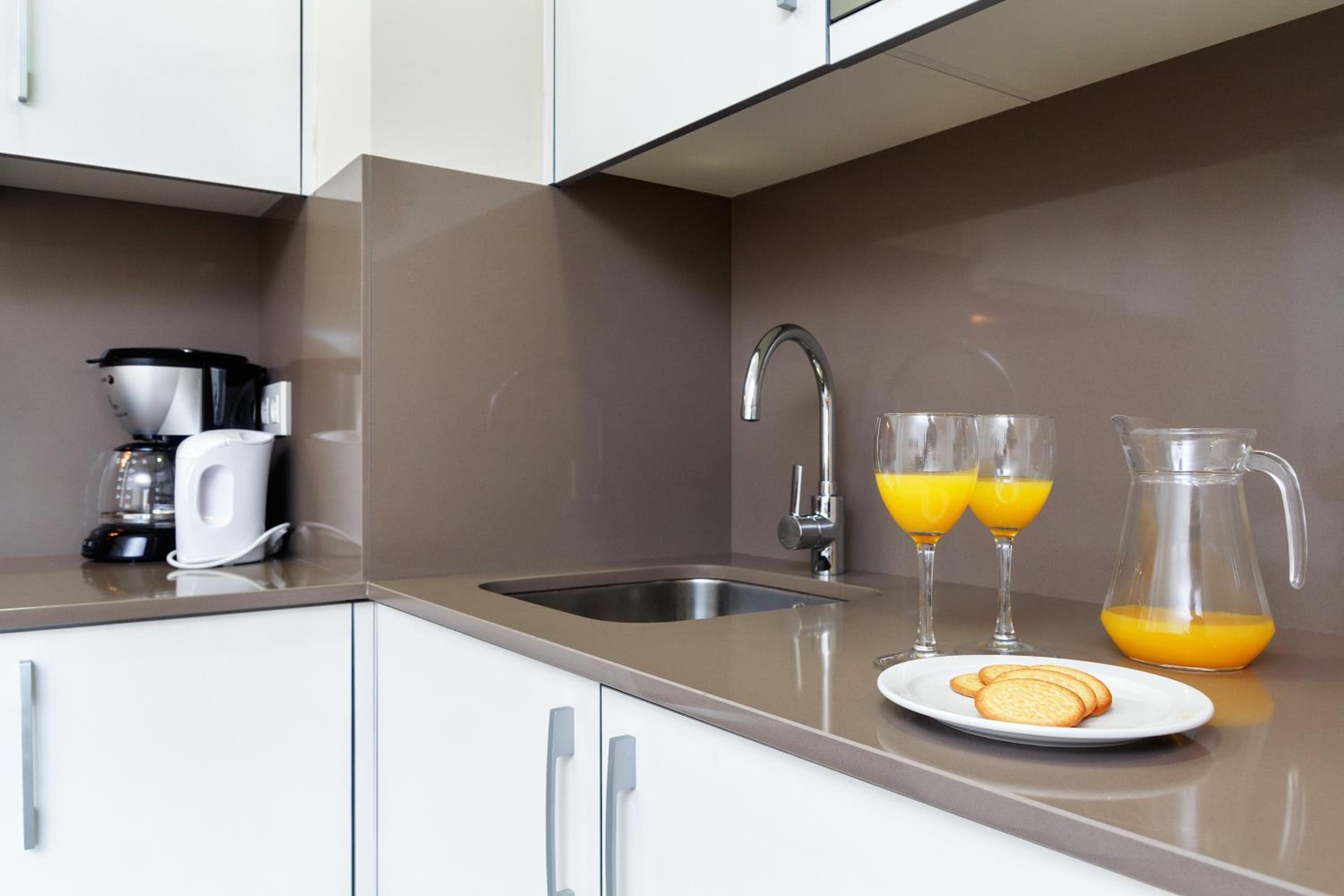Feelathome Plaza Apartments