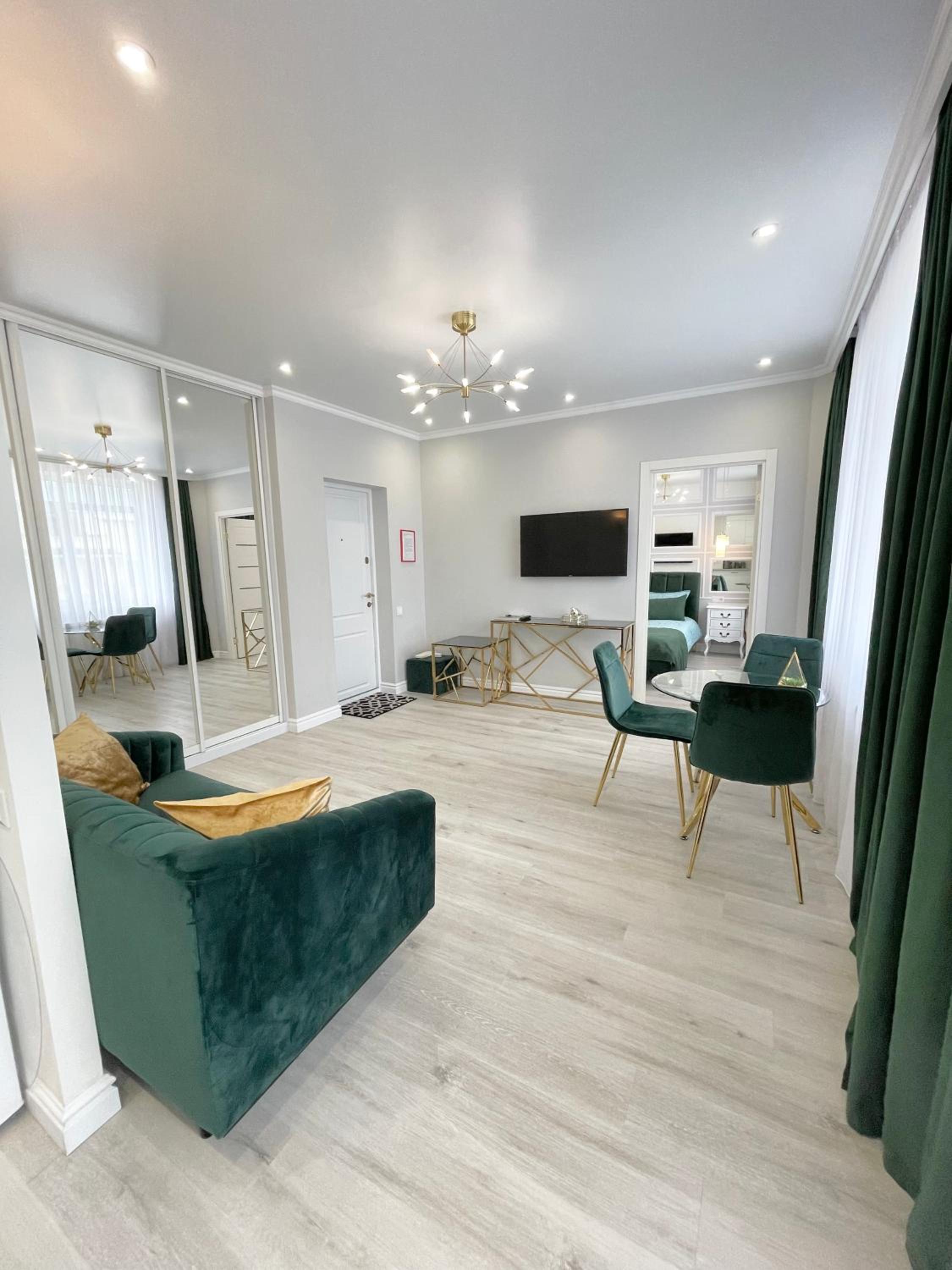 Luxury Emerald Apartments, photo 14
