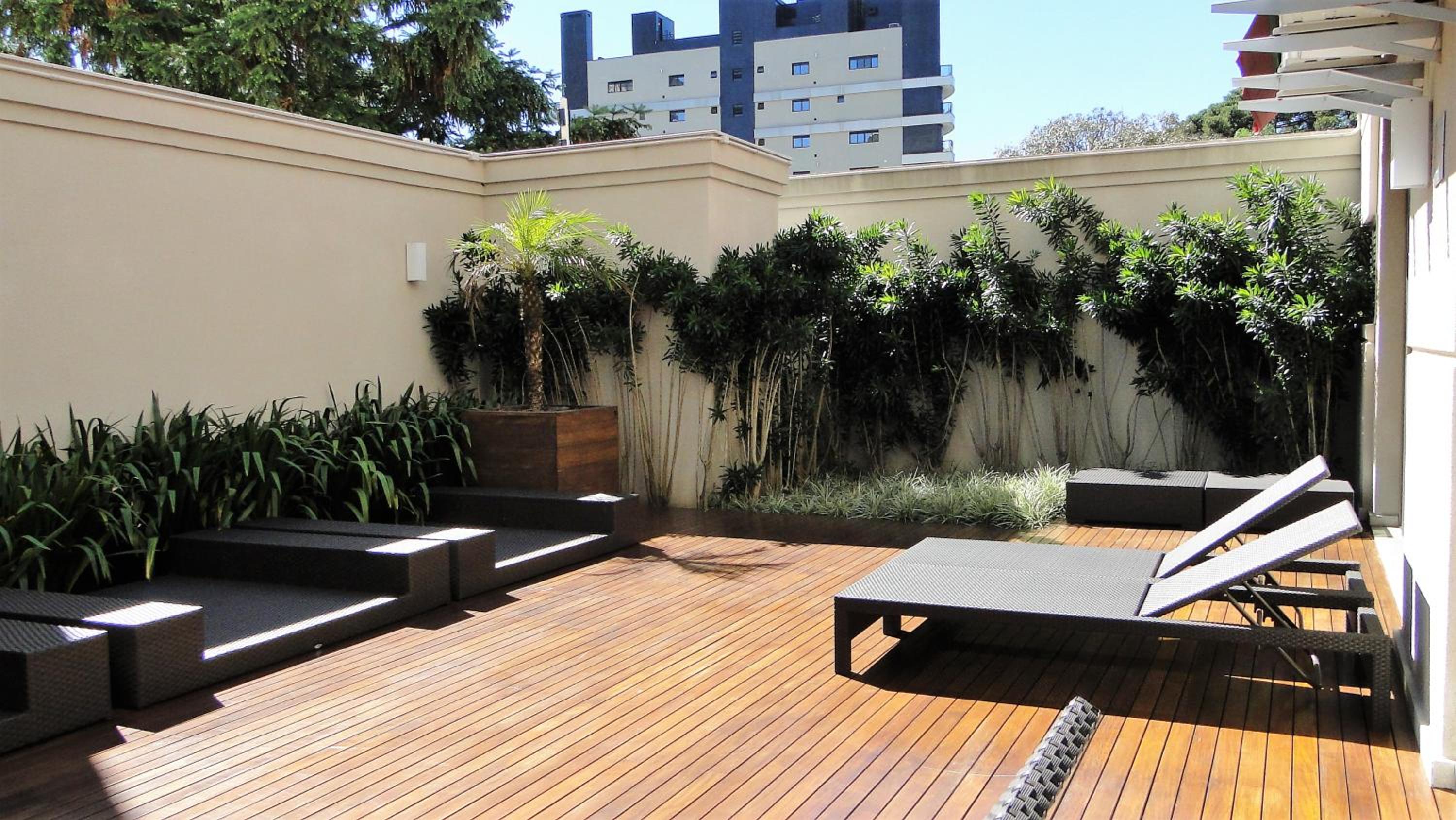 Requinte e privacidade em bairro nobre de Curitiba view 5