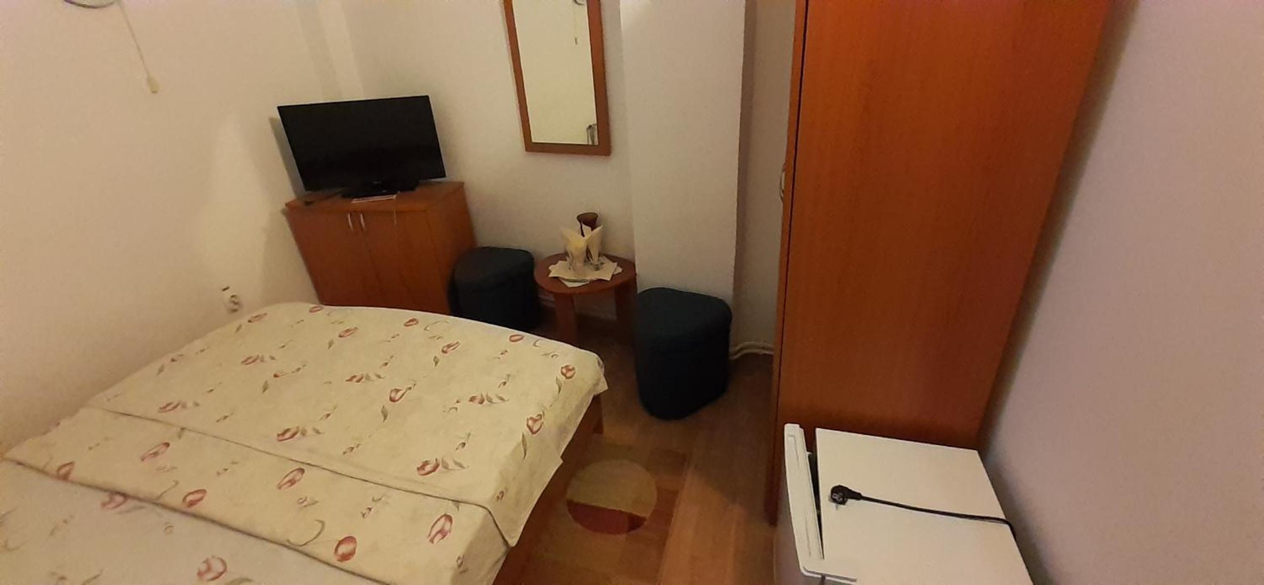 Photo 33