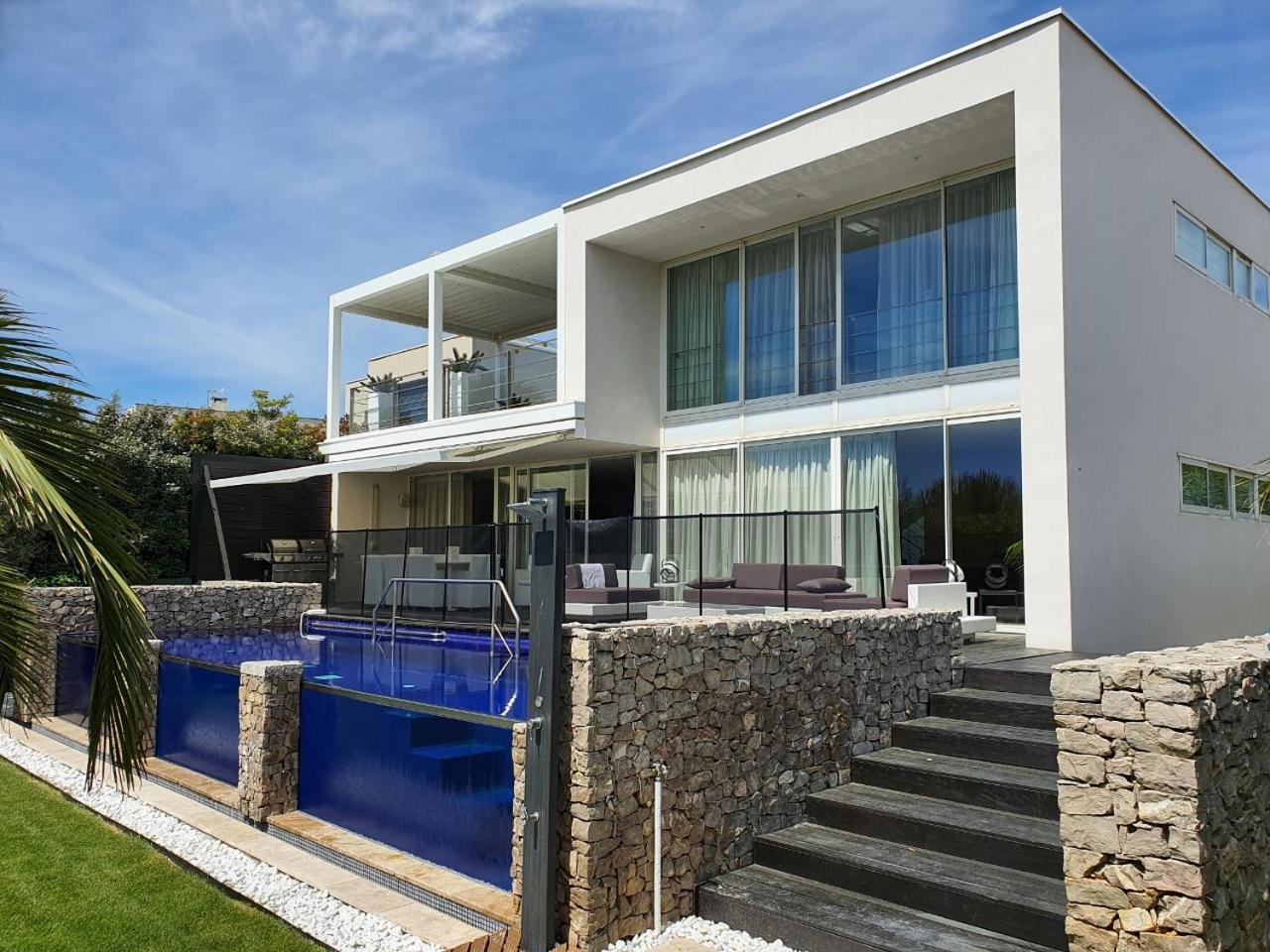Villa Emerald