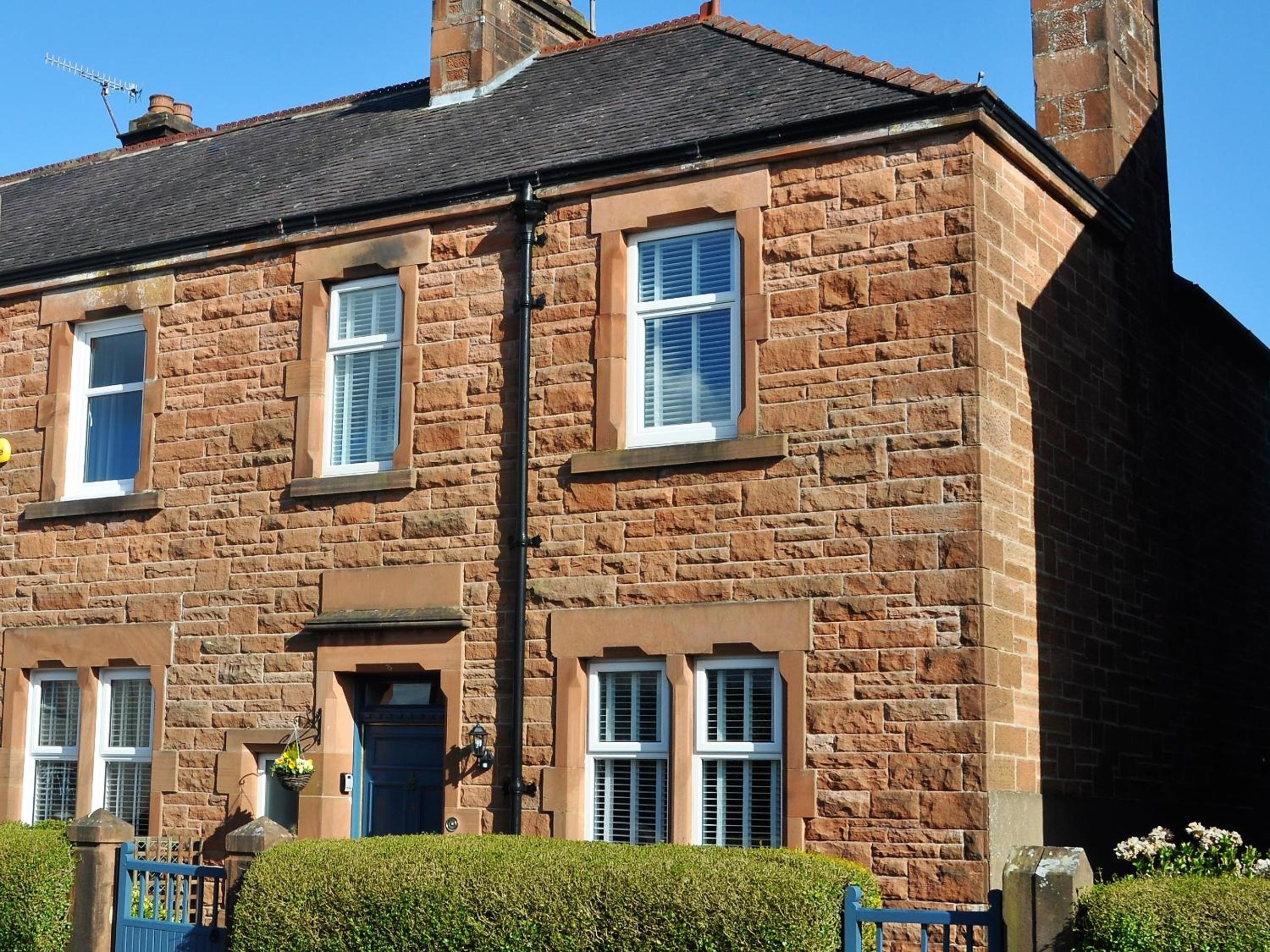 Hotel Stunning Period Townhouse with Garden, Walking Distance to Town - Image 1