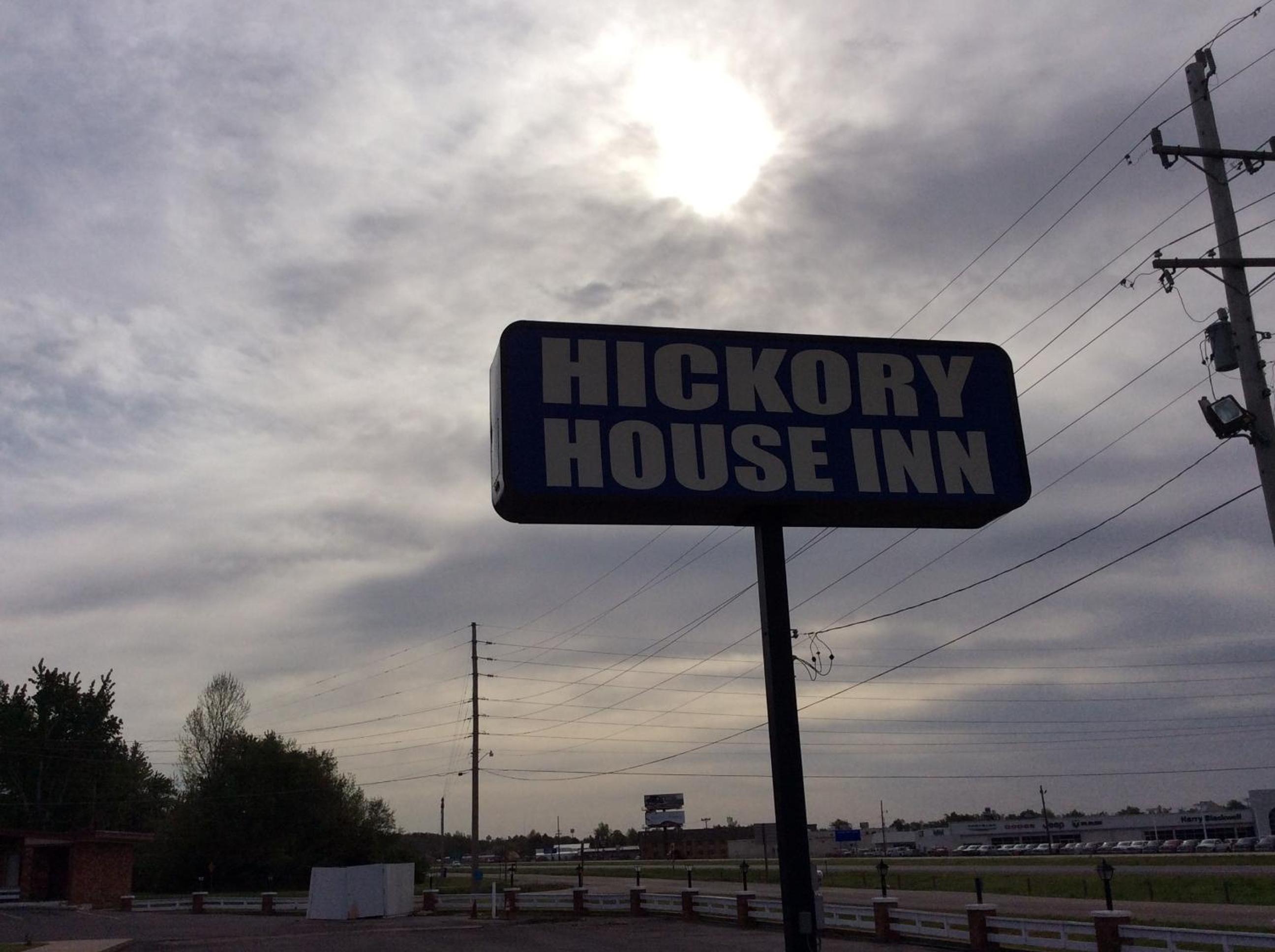 OYO Hickory House Inn