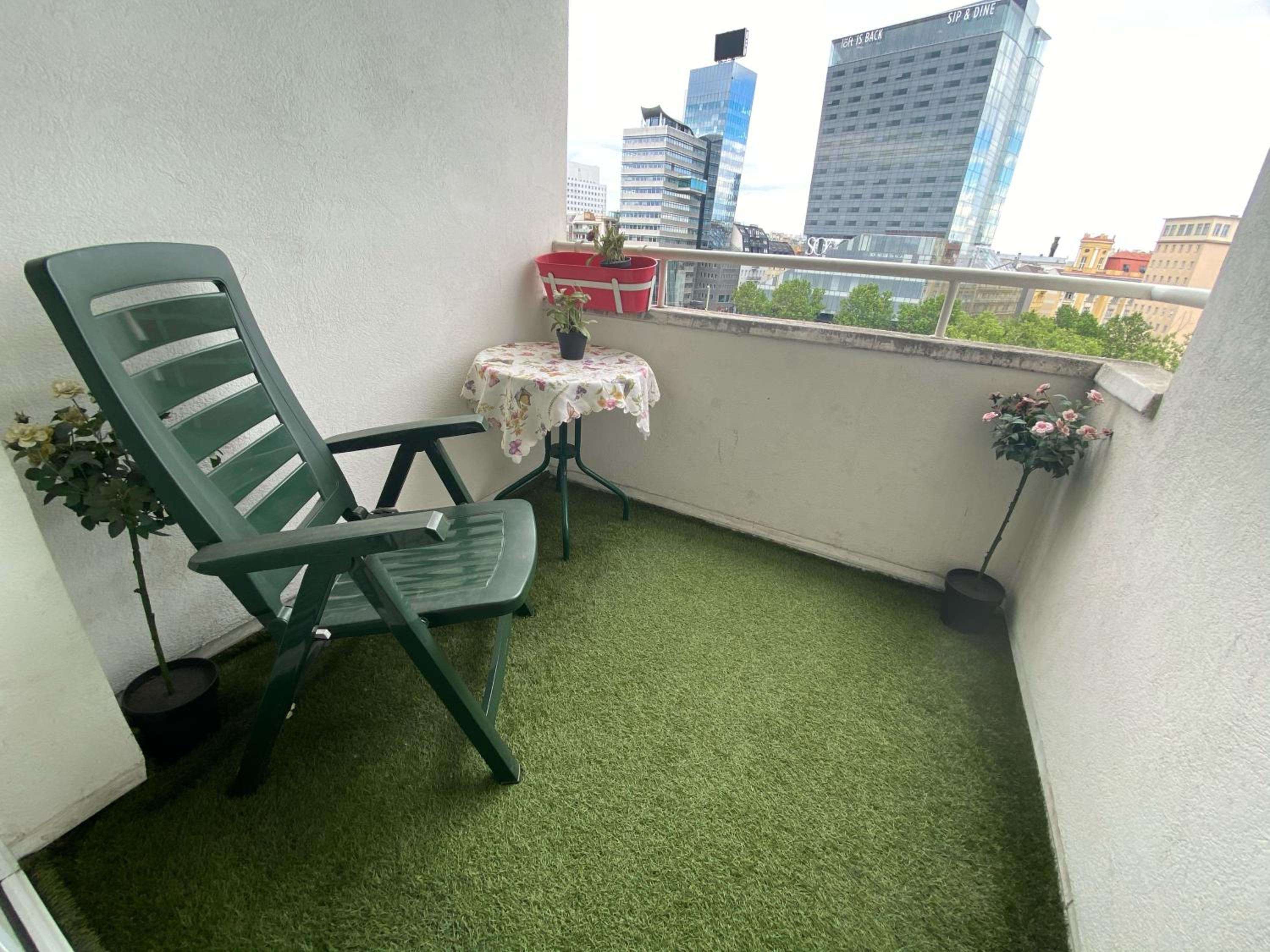 Apartment Domino