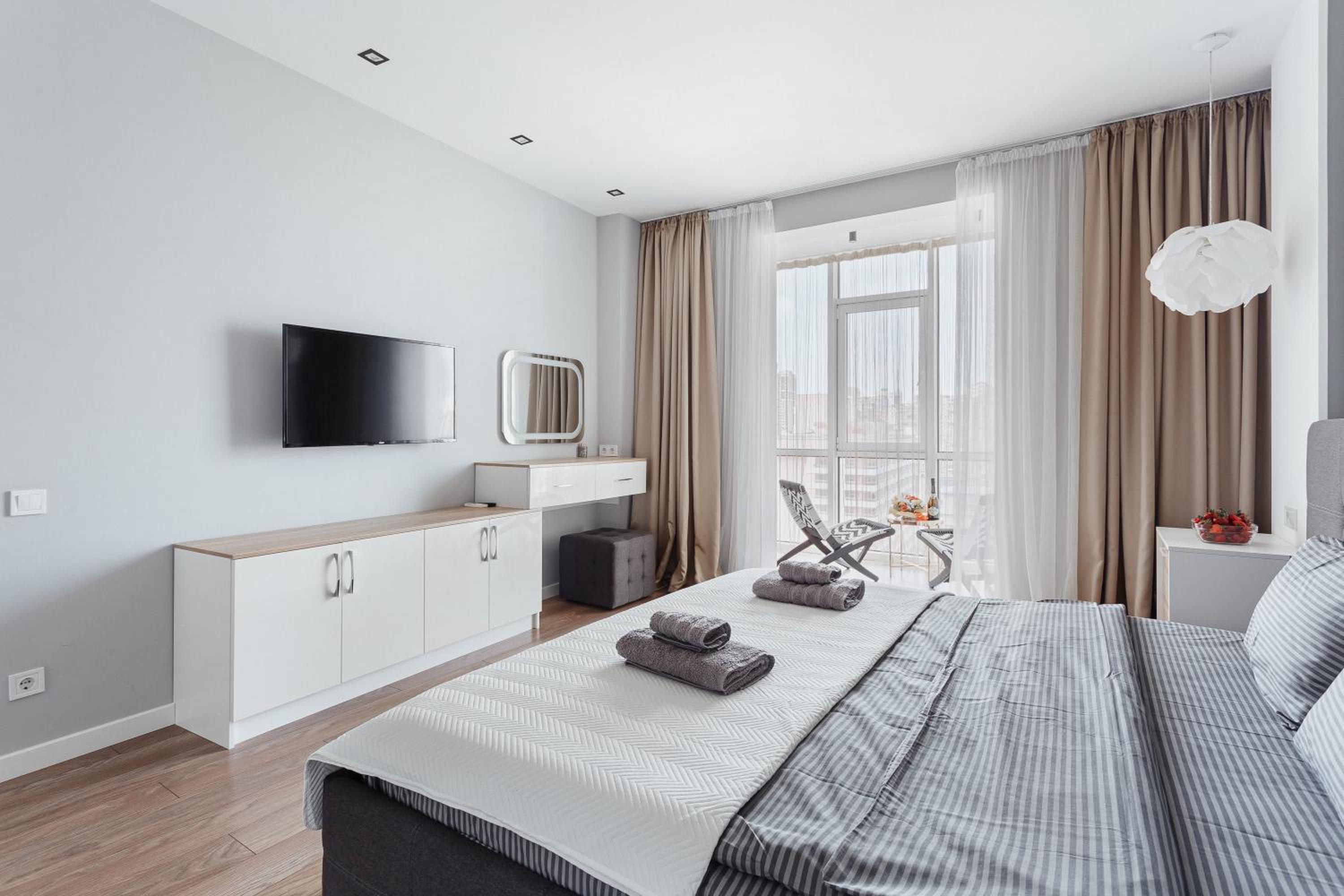 White Apartment in 12 Floor view 3