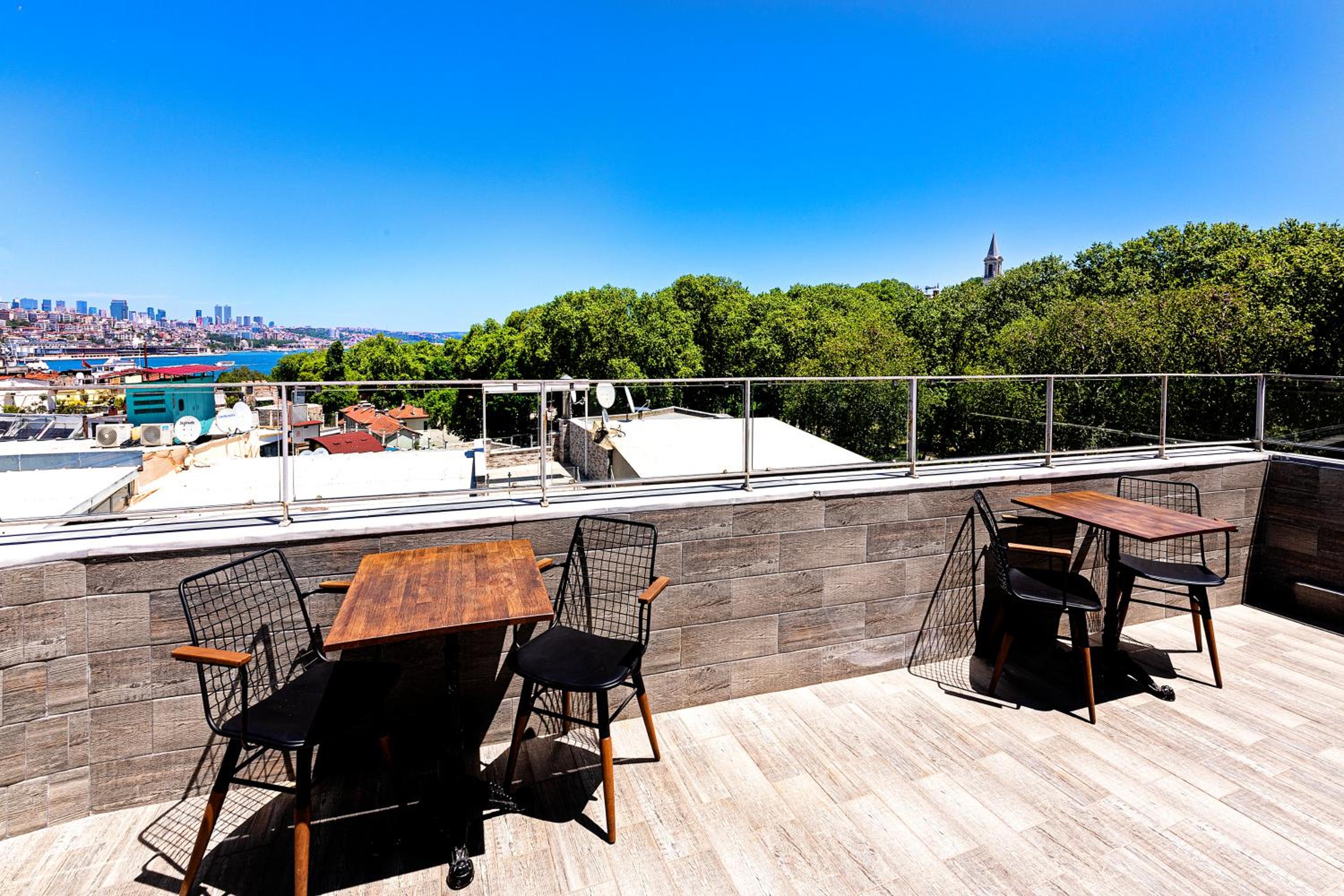 Neda Otel İstanbul - Image 11
