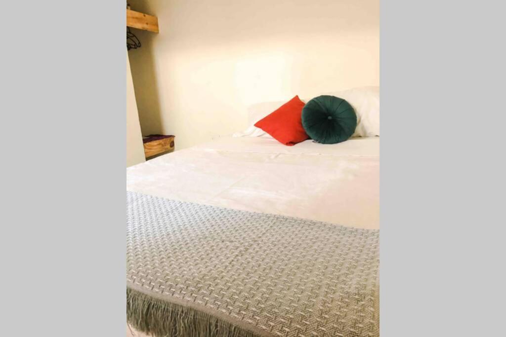 GREAT LOCATION ! 4 Bedroom Home in the Heart of Cartagena