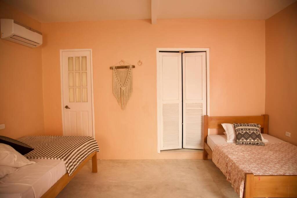 GREAT LOCATION ! 4 Bedroom Home in the Heart of Cartagena