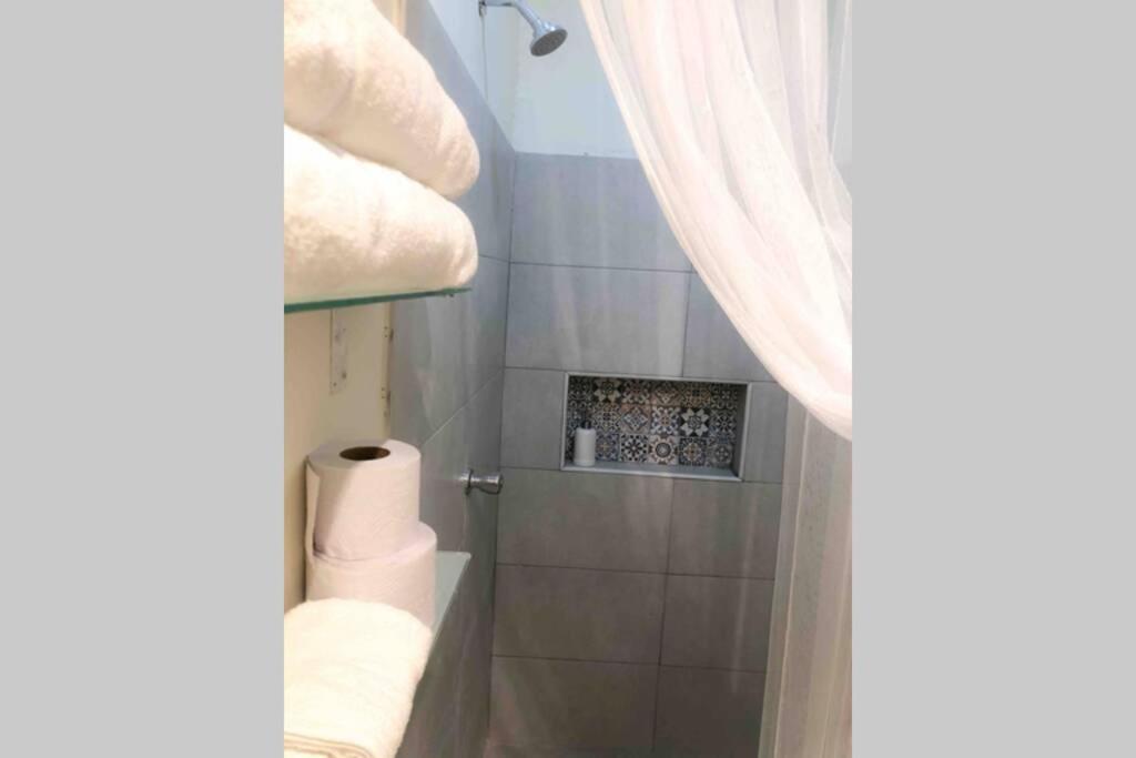 GREAT LOCATION ! 4 Bedroom Home in the Heart of Cartagena