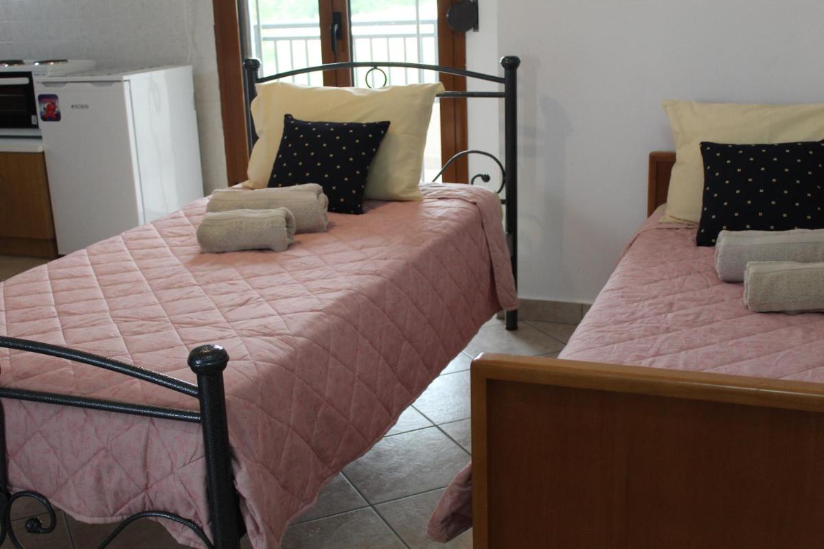 Vakis Apartments 1 view 4