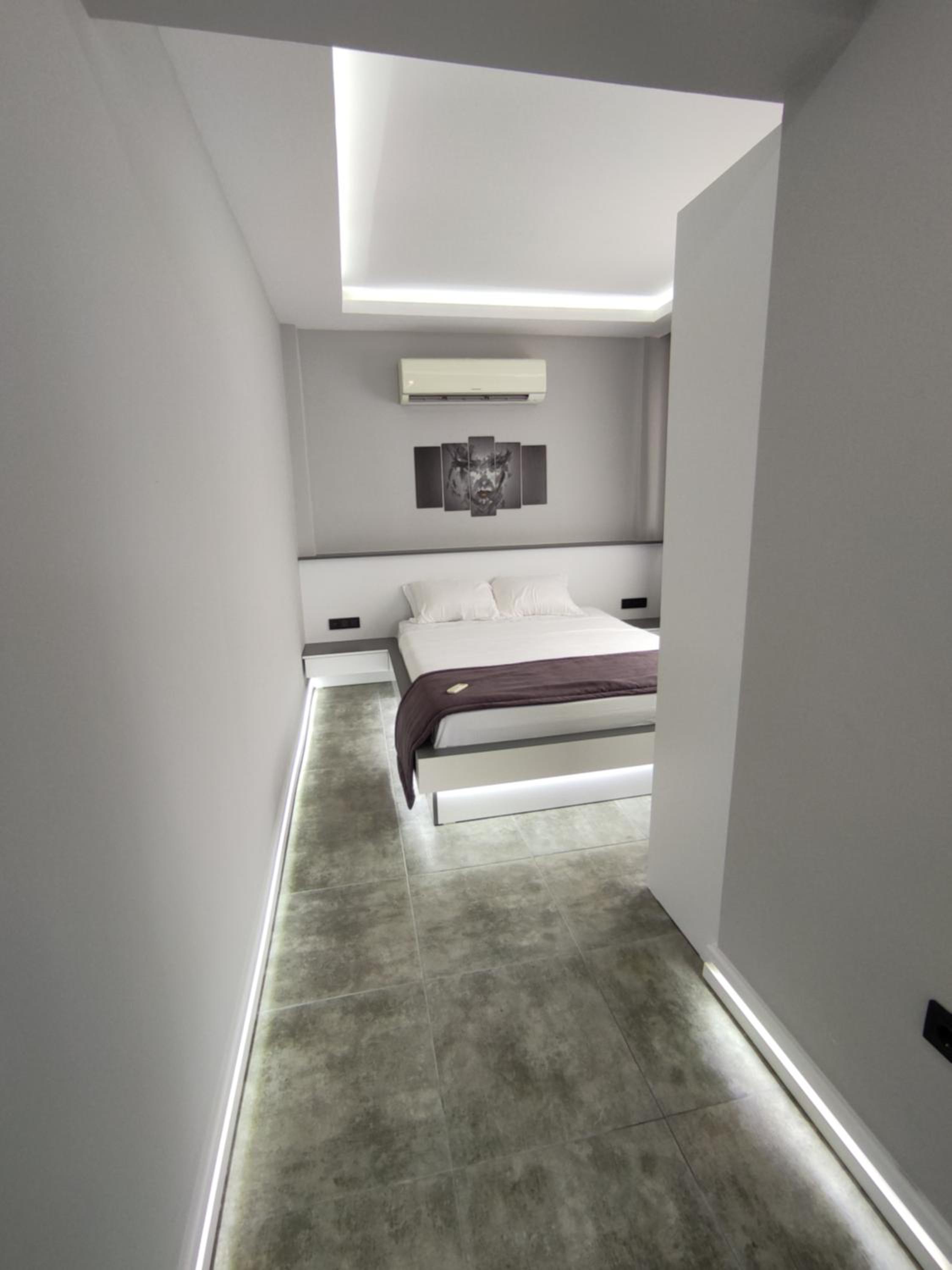 Delux suit Milena view 5