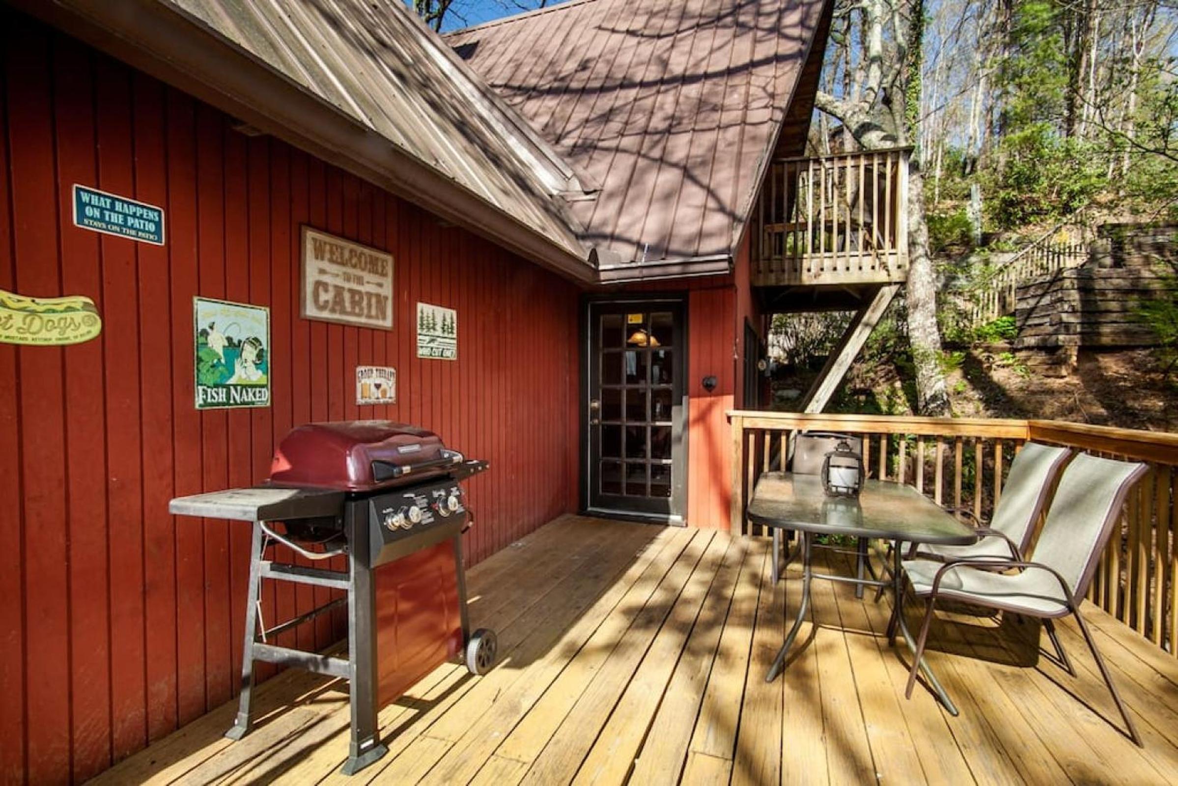Bear View Chalet with hot tub and near Ober view 2