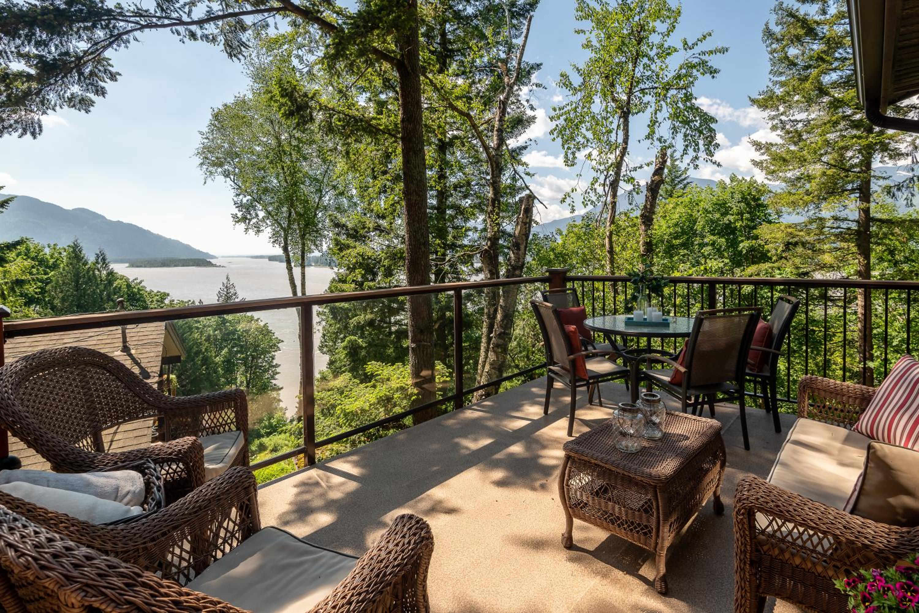 The Fraser River's Edge BB Lodge - Property Image 36