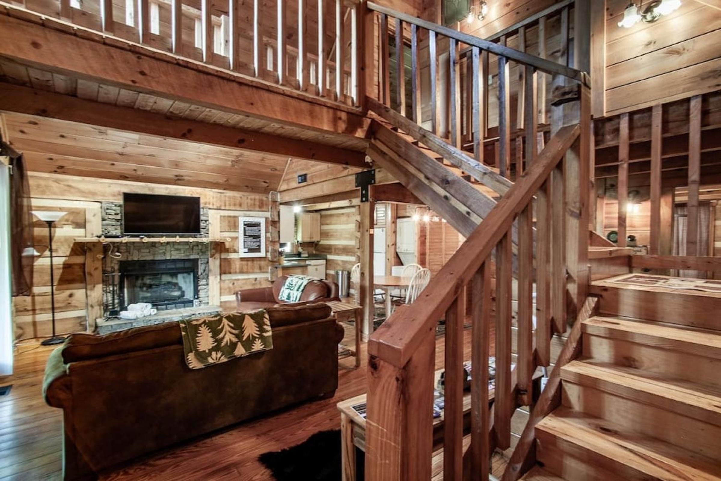 Bear Claw Cove - hot tub, jacuzzi, fireplace, view view 4