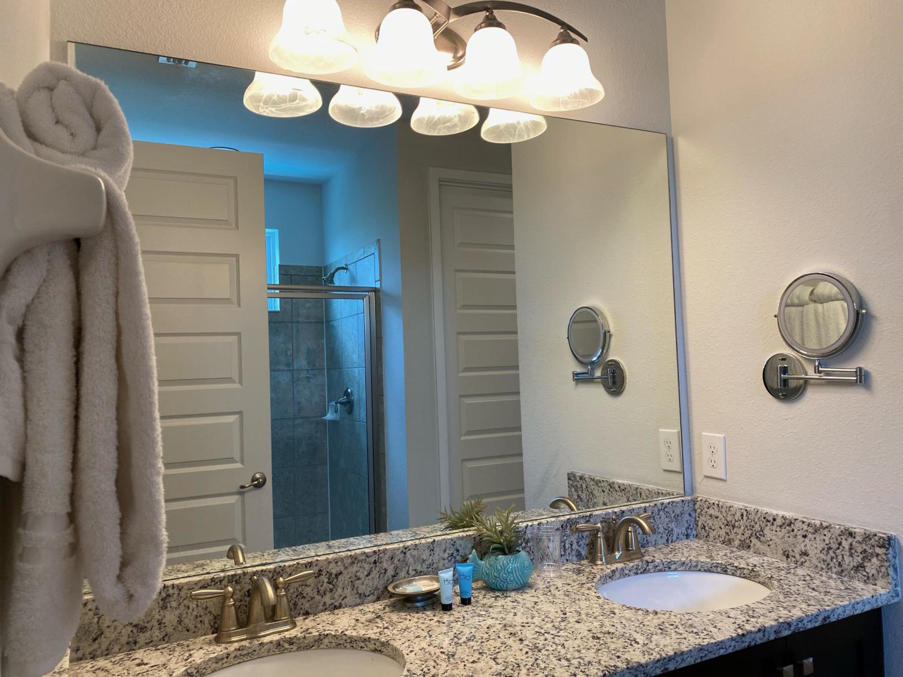 Luxurious Modern Villa near Disney with Theater, Pool and Spa in Encore Resort at Reunion