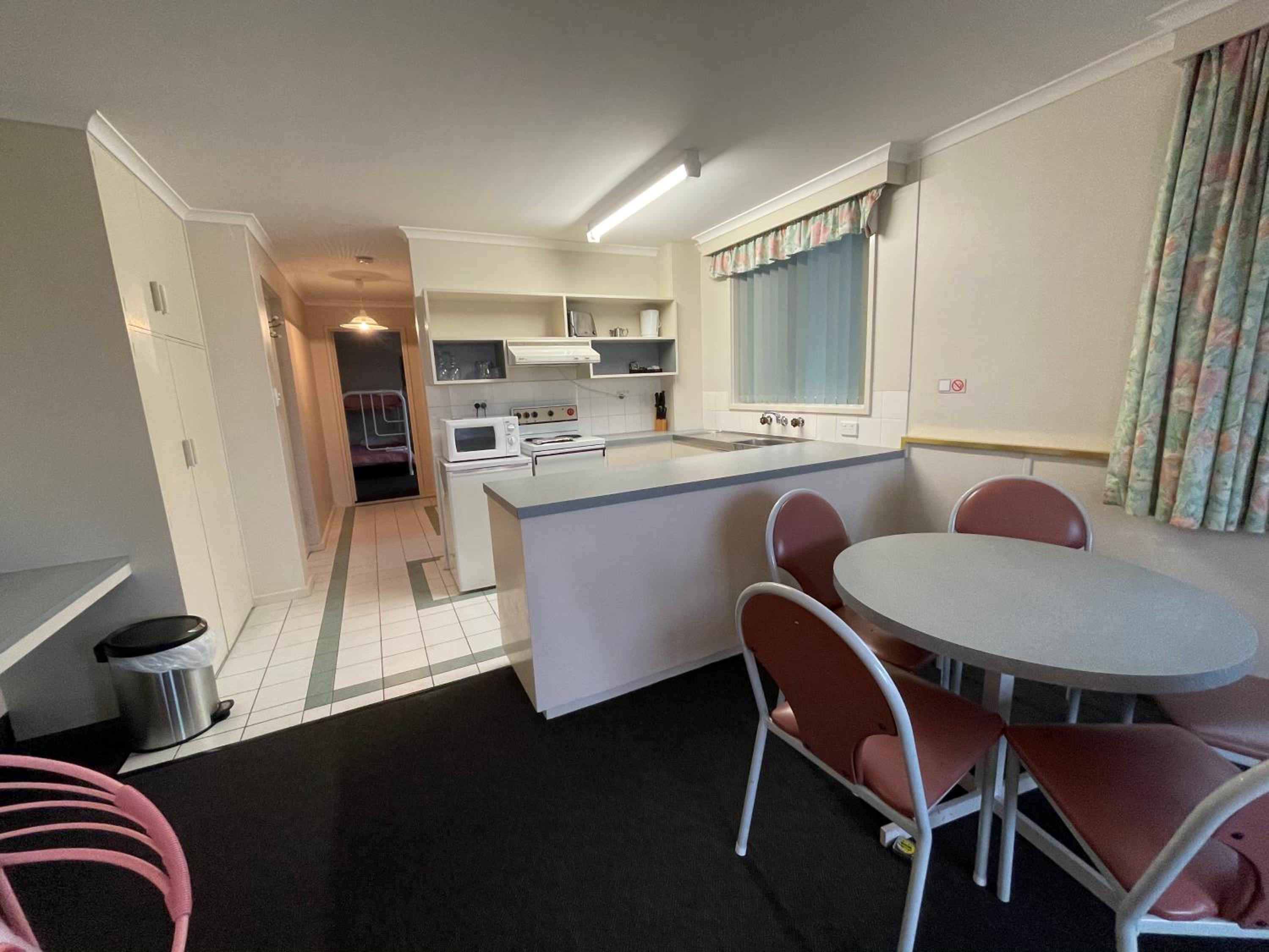 Parklane Motel