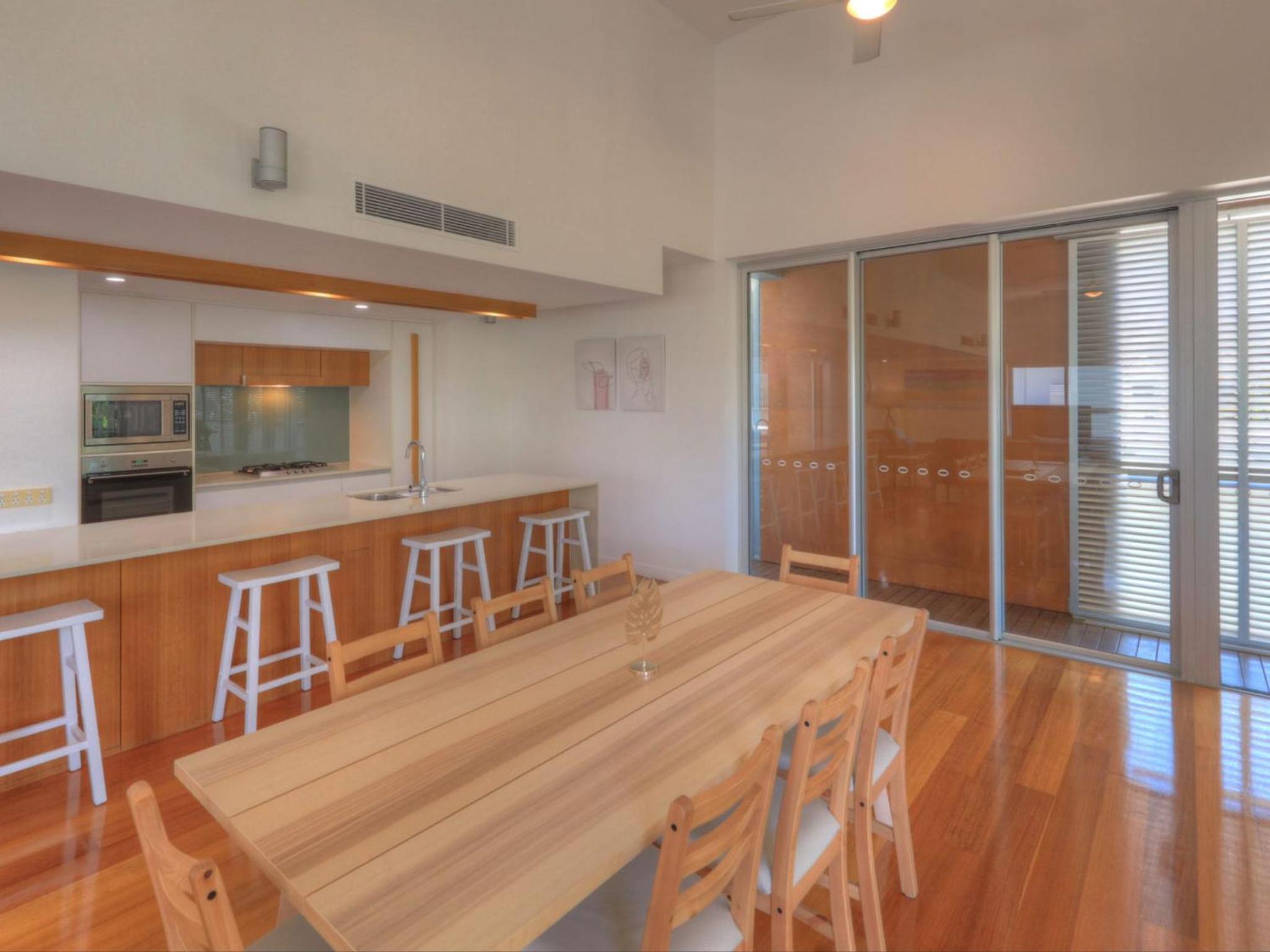 Maggies Beachfront Apartment 5