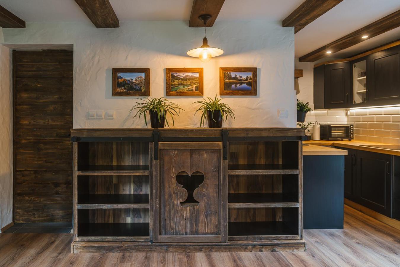 Hiša TRENTAR Peaceful Mountain Escape with Creek Sounds & Private Parking