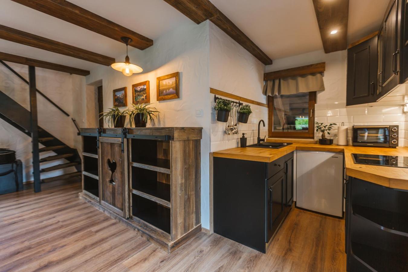 Hiša TRENTAR Peaceful Mountain Escape with Creek Sounds & Private Parking