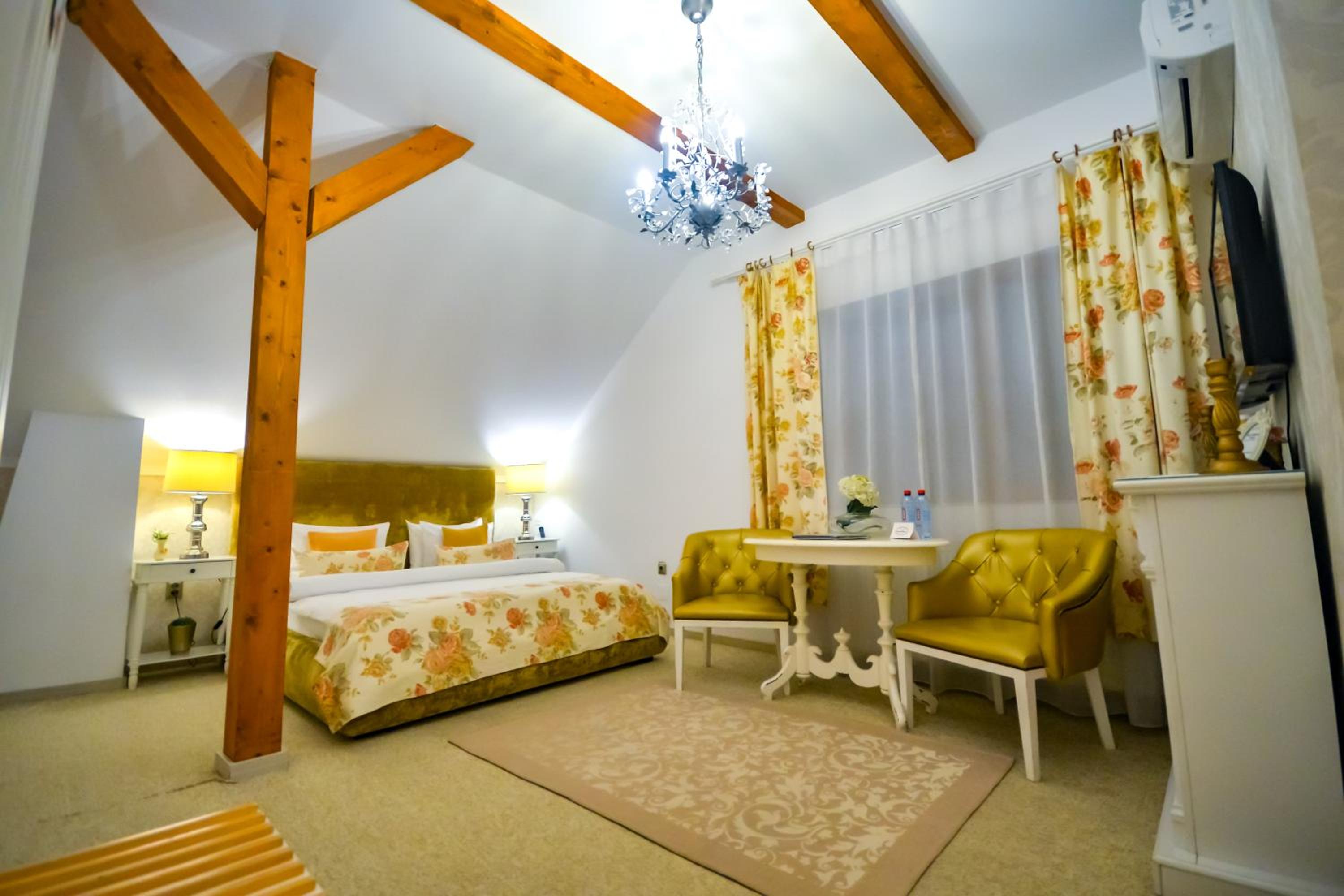 Vila SaraDa Boutique