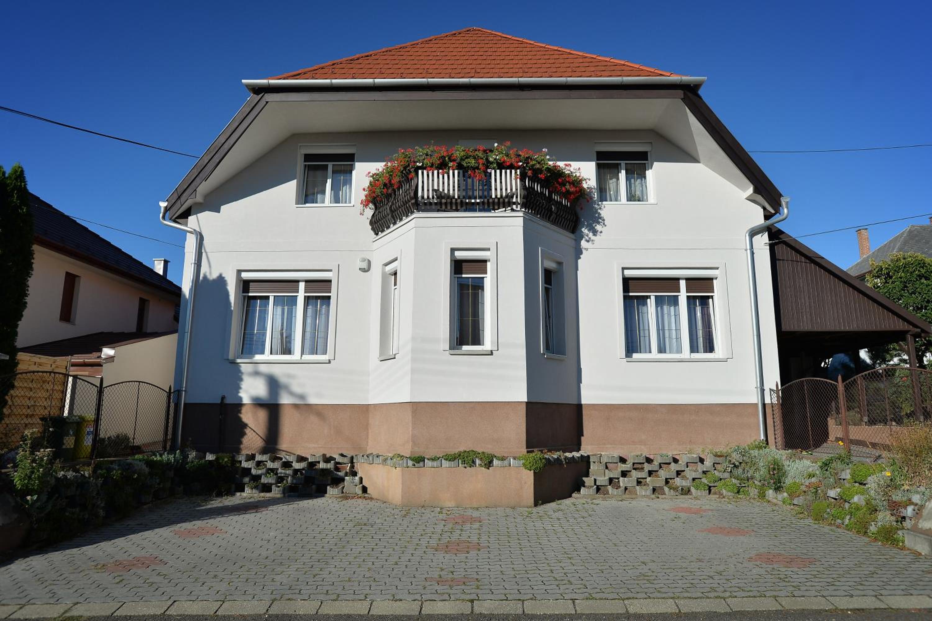 Photo 34