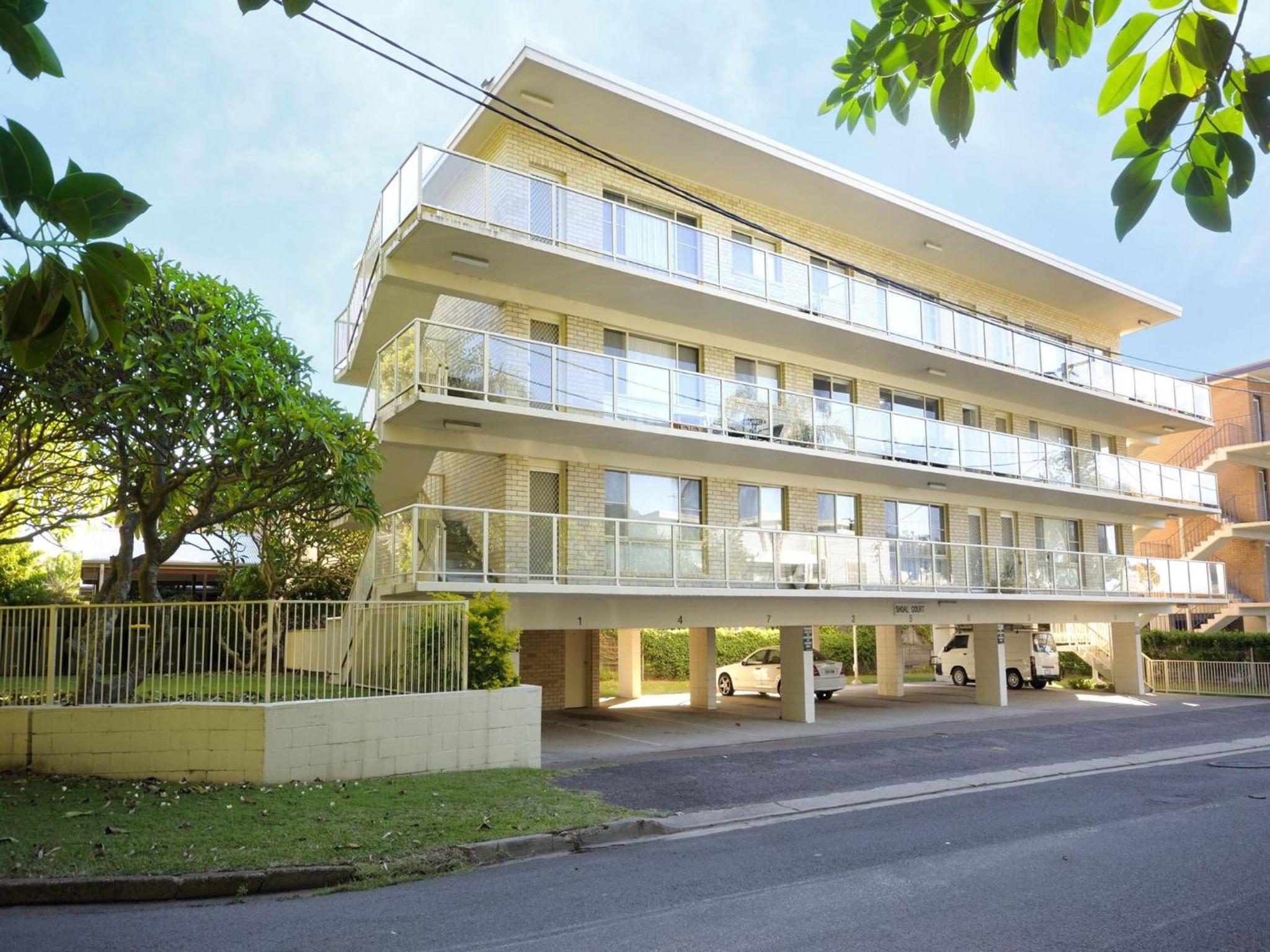 Shoal Court 5 Fabulous location with water views