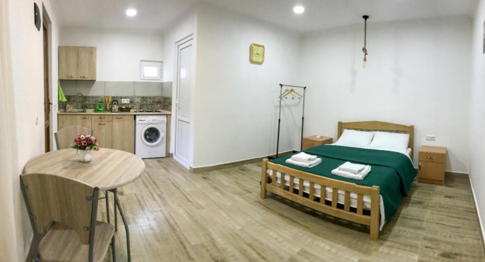 Guest House Beautiful Tbilisi - Cool & Cozy Apartments view 4