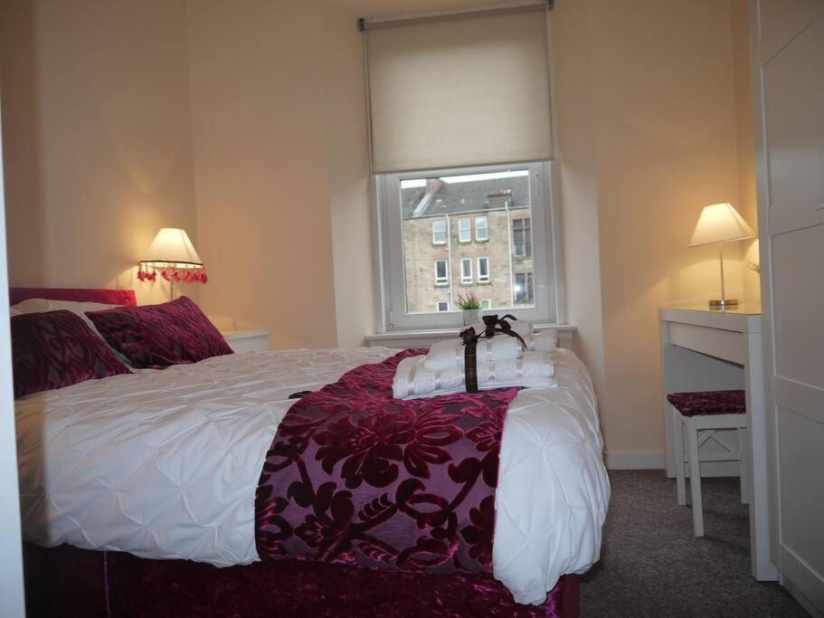 Fabulous location, One Bedroom West End Flat, just off Byres rd, close to SEC & Hydro view 4
