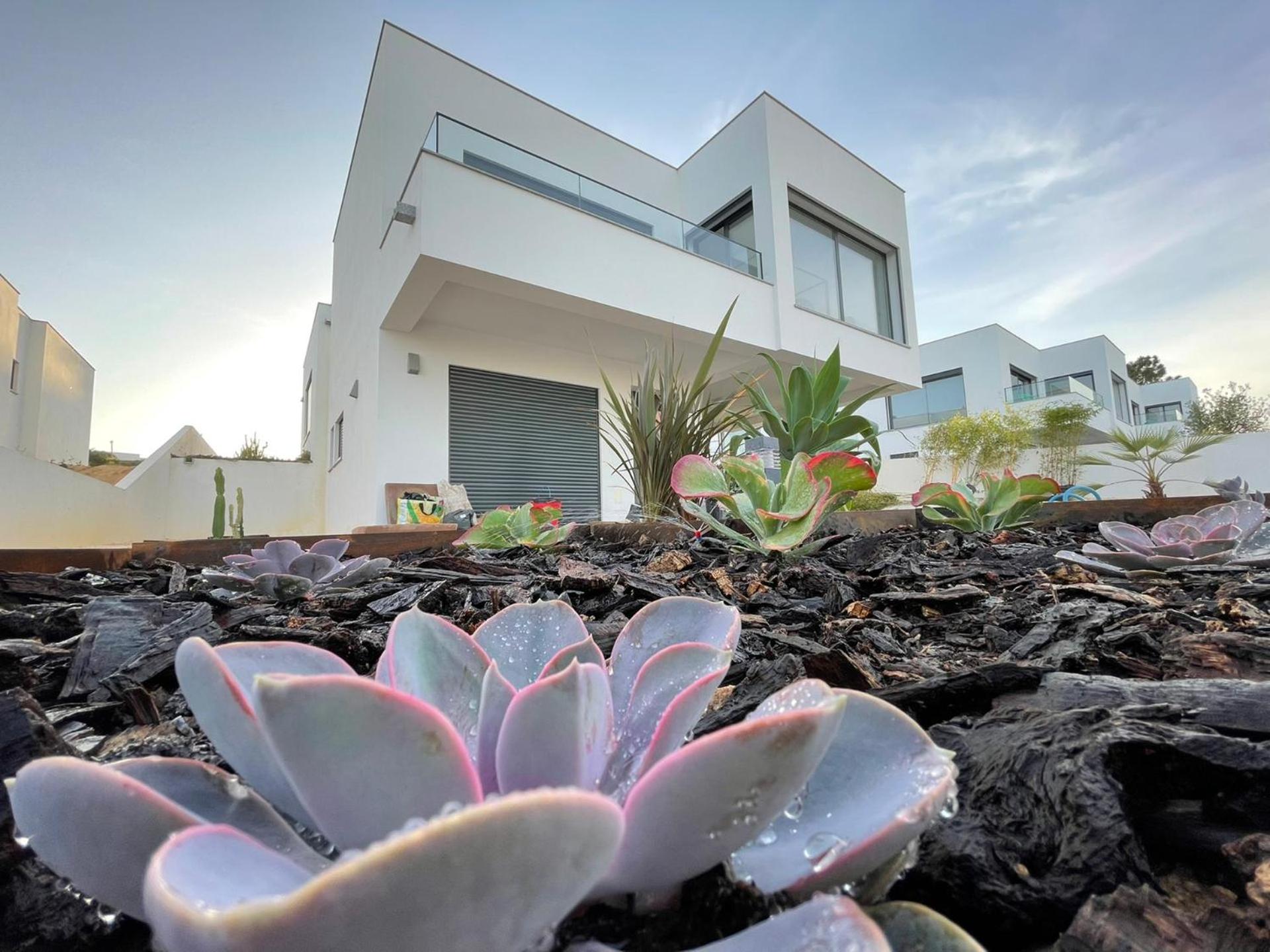 Hotel Cairnvillas: Villa Terra C39 - Luxury Villa with Private Swimming Pool near Beach - Image 1